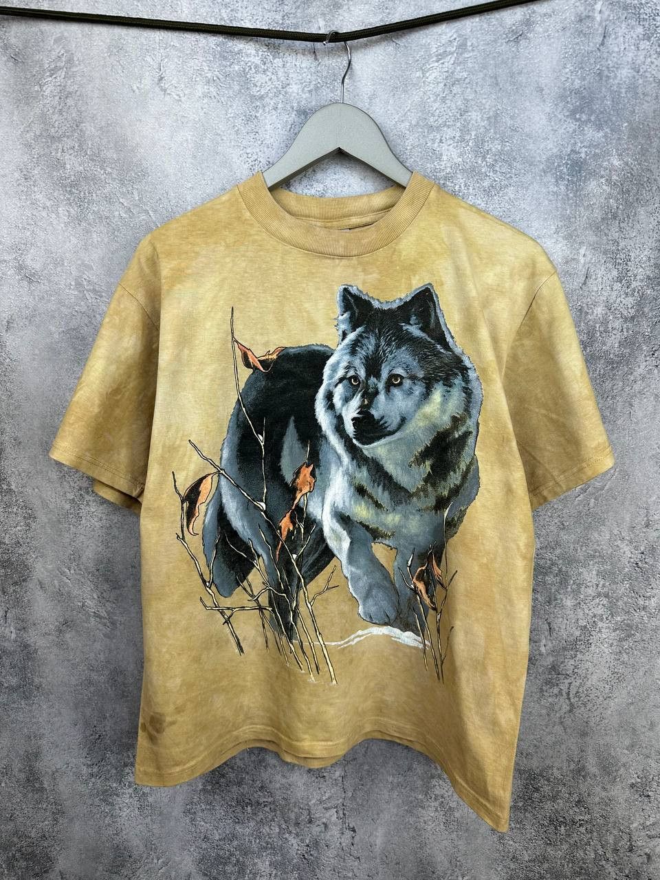 Vintage Harlequin Vintage 1973 Graphic T-Shirt Big Print Wolf Tee Size US M / EU 48-50 / 2 - 1 Thumbnail