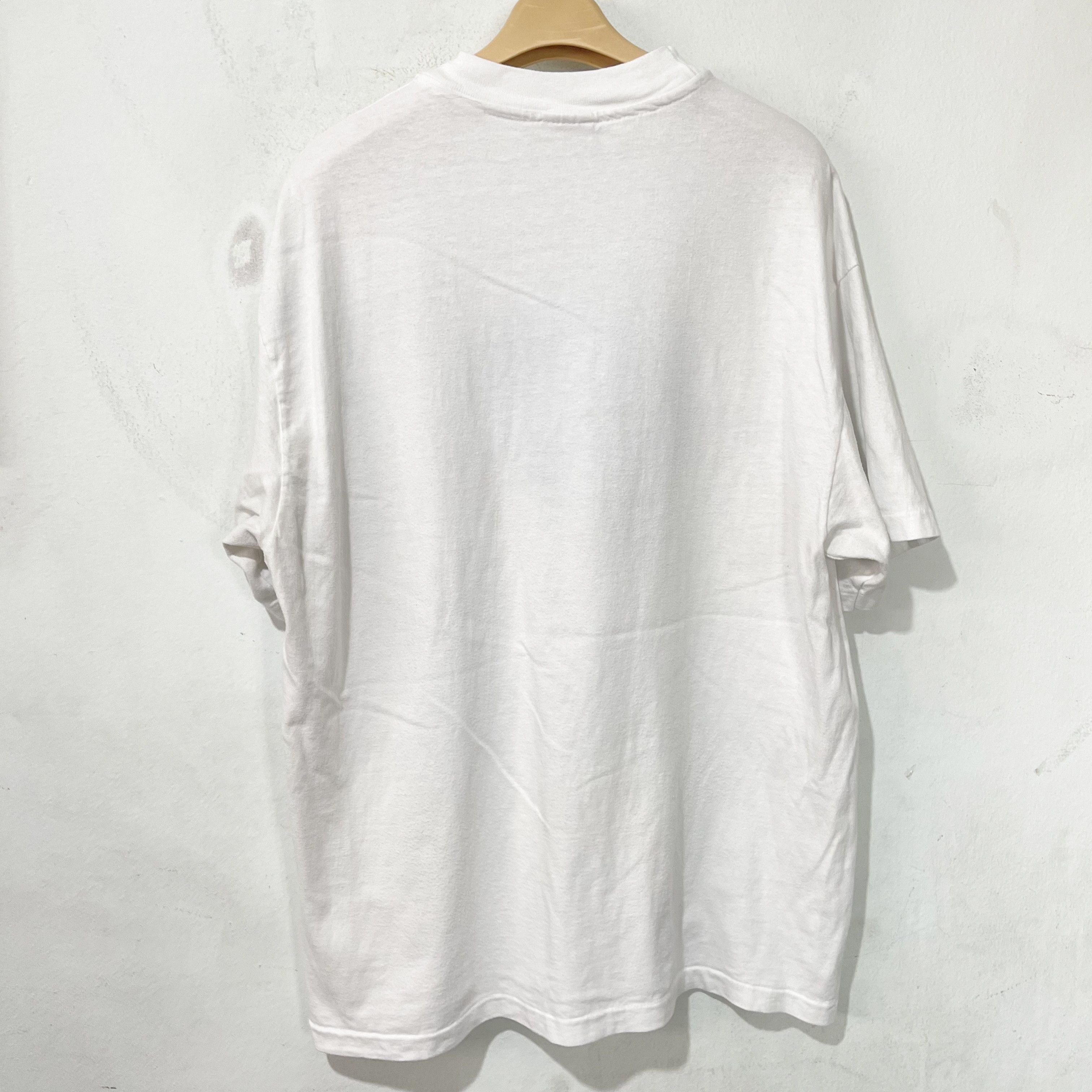 Vintage Vintage 90s Fashion Targets Breast Cancer T-Shirt Size US L / EU 52-54 / 3 - 3 Thumbnail