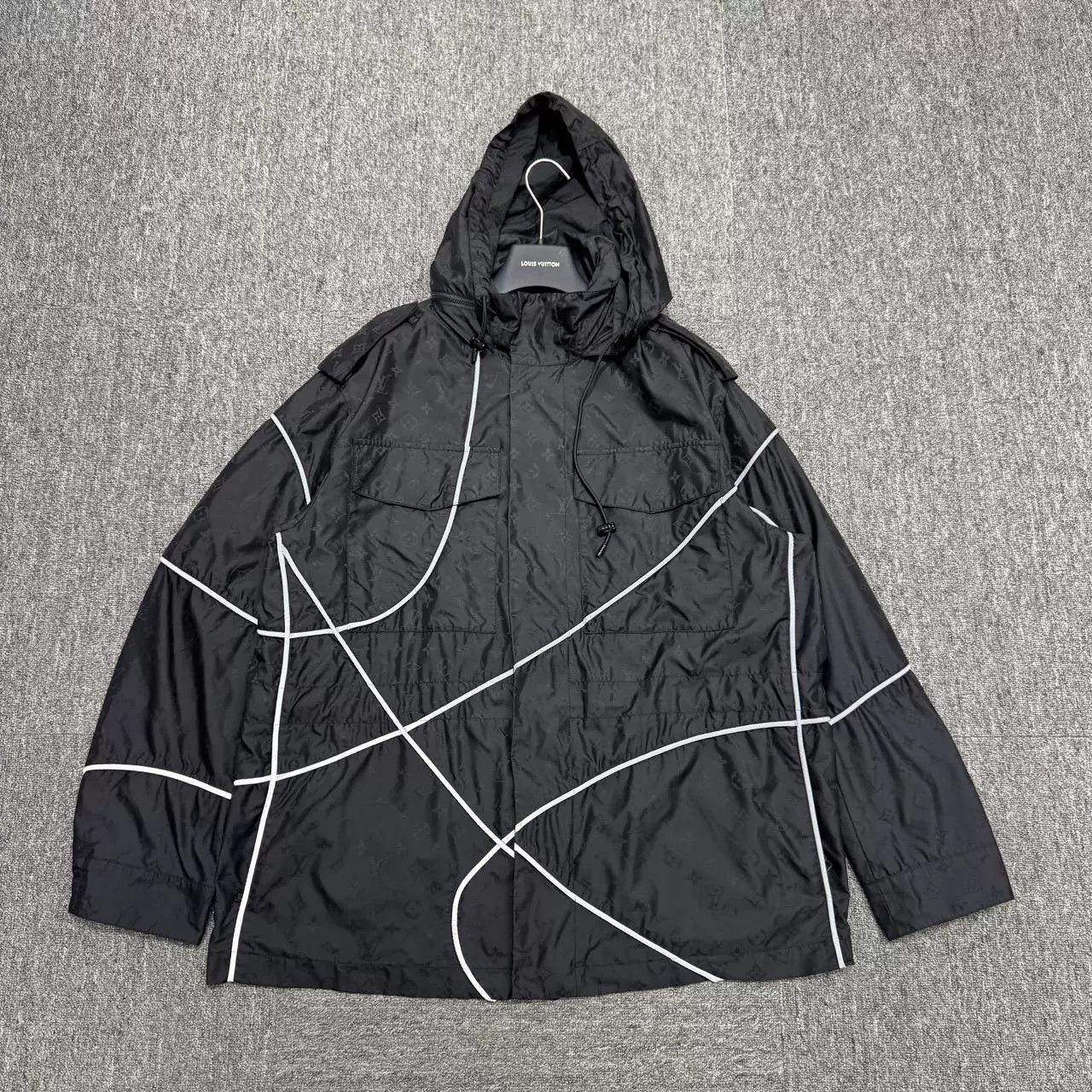 Louis Vuitton Louis Vuitton NBA Collaboration Monogram Windbreaker Size US M / EU 48-50 / 2 - 1 Thumbnail