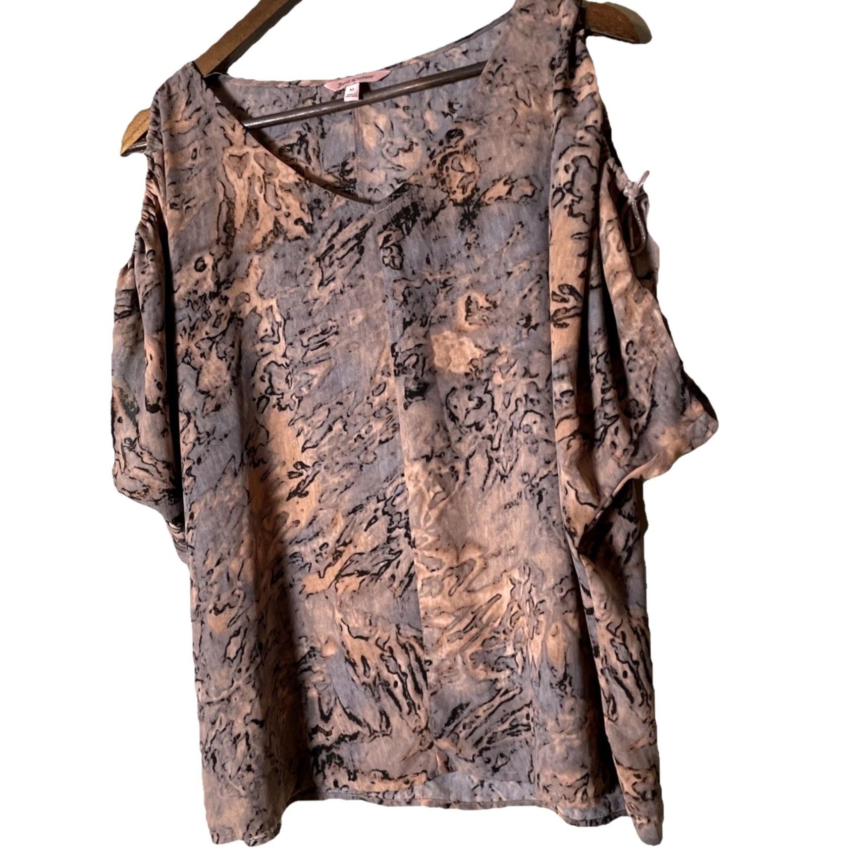 Juicy Couture Juicy Couture Blouse Womens M Multicolor Camouflage V-Neck Short Sleeve Pullover Casual Party/Cocktail Size M / US 6-8 / IT 42-44 - 5 Thumbnail