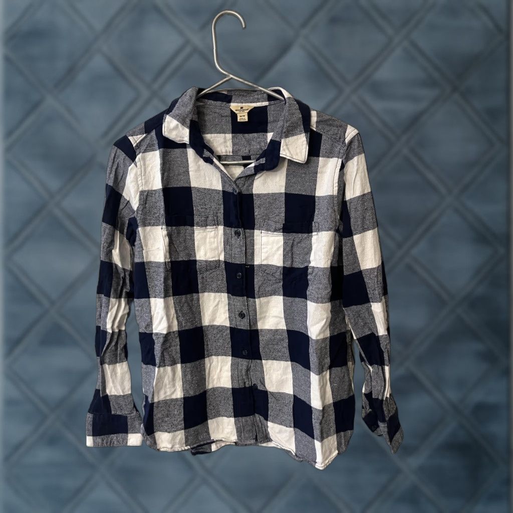 Vintage Woolrich Women's Medium Flannel Shirt 100% Cotton Plaid Navy Blue Long Sleeve Casual Size M / US 6-8 / IT 42-44 - 1 Thumbnail