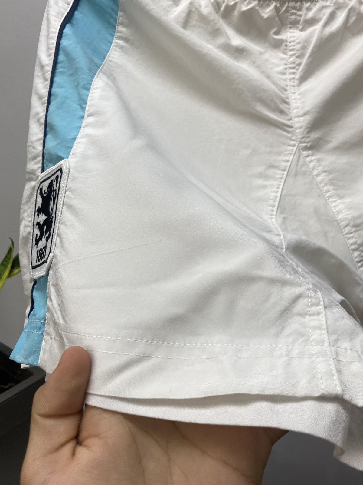 Nike × Vintage 1860 Munich Munchen 1997 1998 Homme Soccer Shorts Size US 32 / EU 48 - 7 Thumbnail