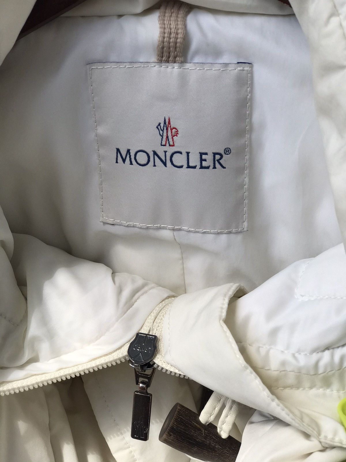 Moncler × Vintage Vintage Moncler Down Puffer Cream Jacket for Girls Size XXS / US 00 / IT 34 - 8 Thumbnail