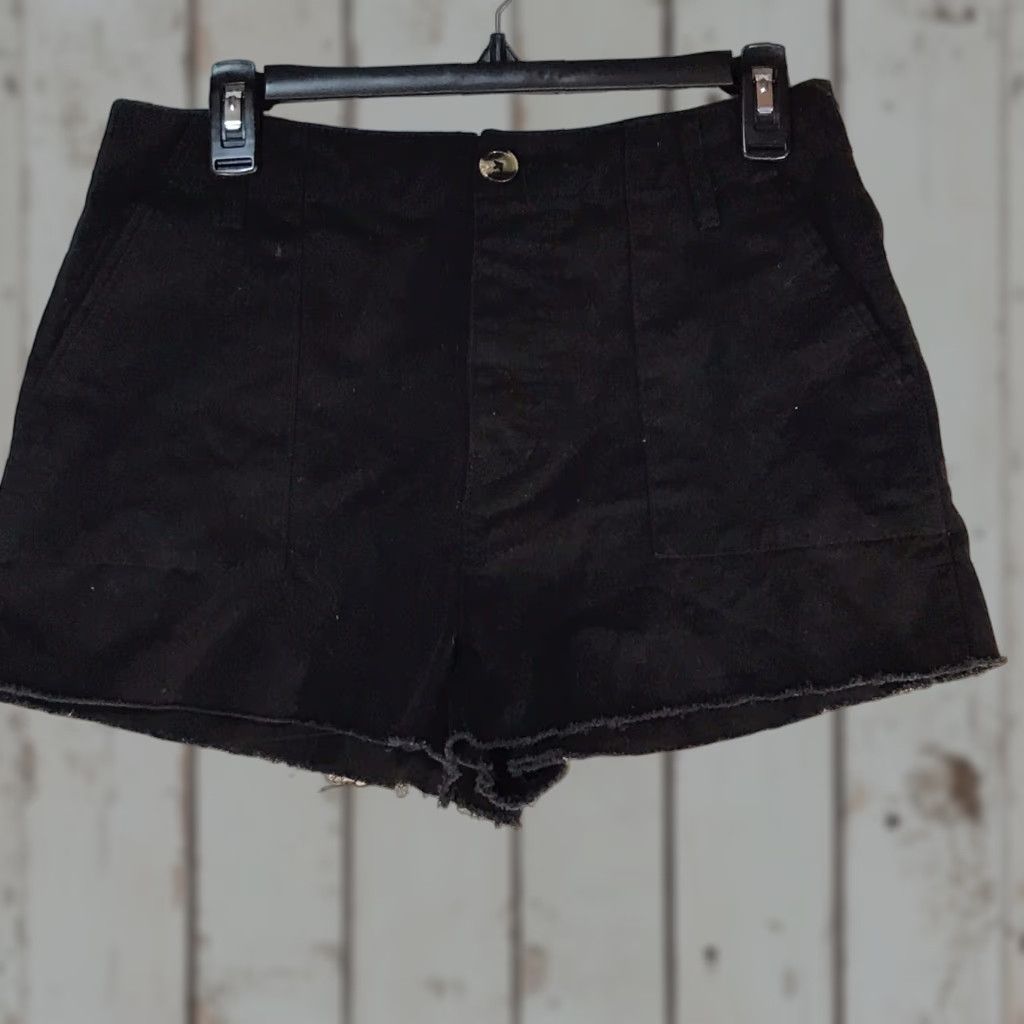 Forever 21 FOREVER 21 Black Cotton Cut-Off Shorts Womens Size L 5-Pocket Casual Size 36" / US 14 / IT 50 - 1 Thumbnail