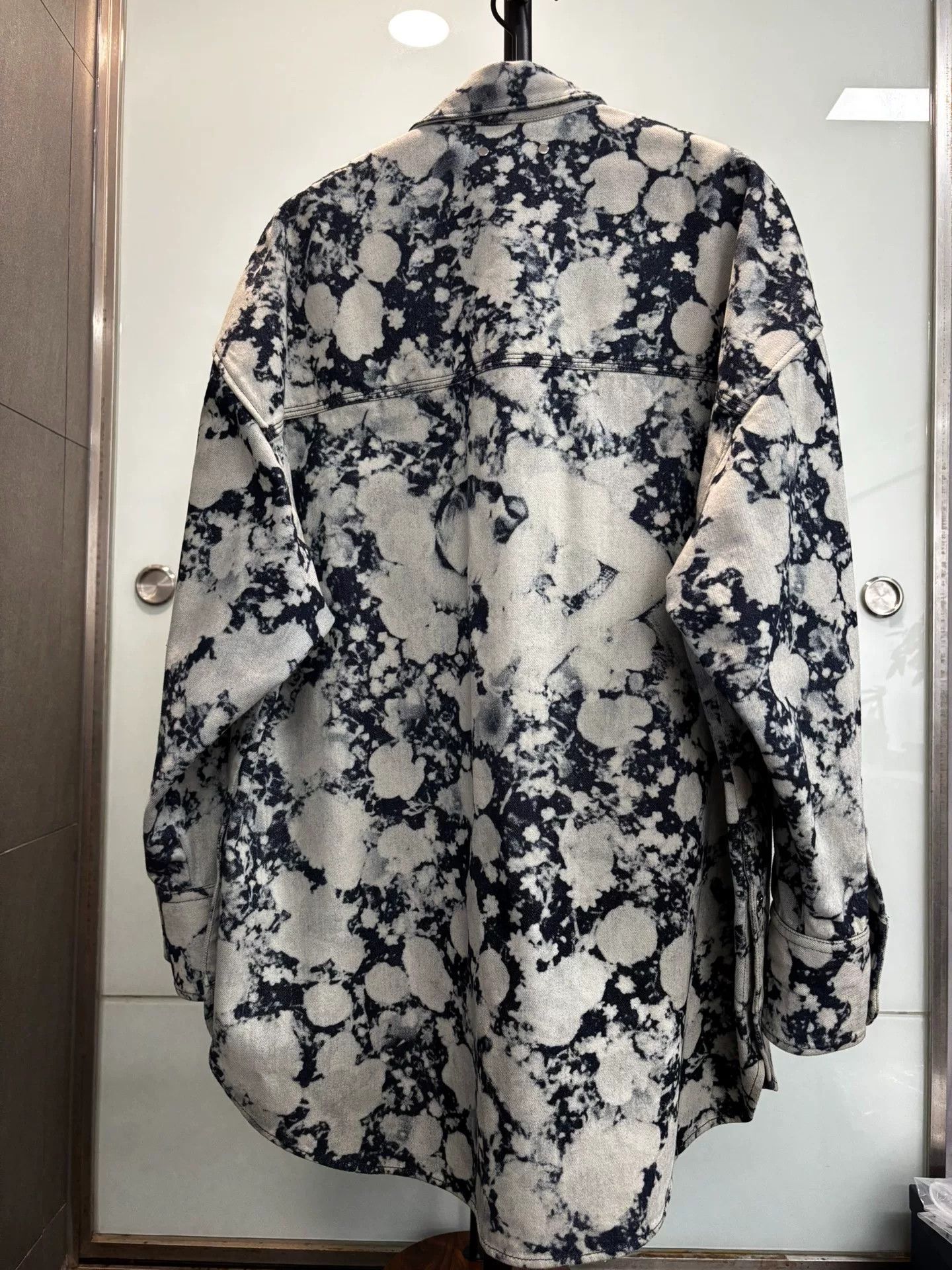 Louis Vuitton louis vuitton whimsical oversized jacket Size US S / EU 44-46 / 1 - 2 Thumbnail