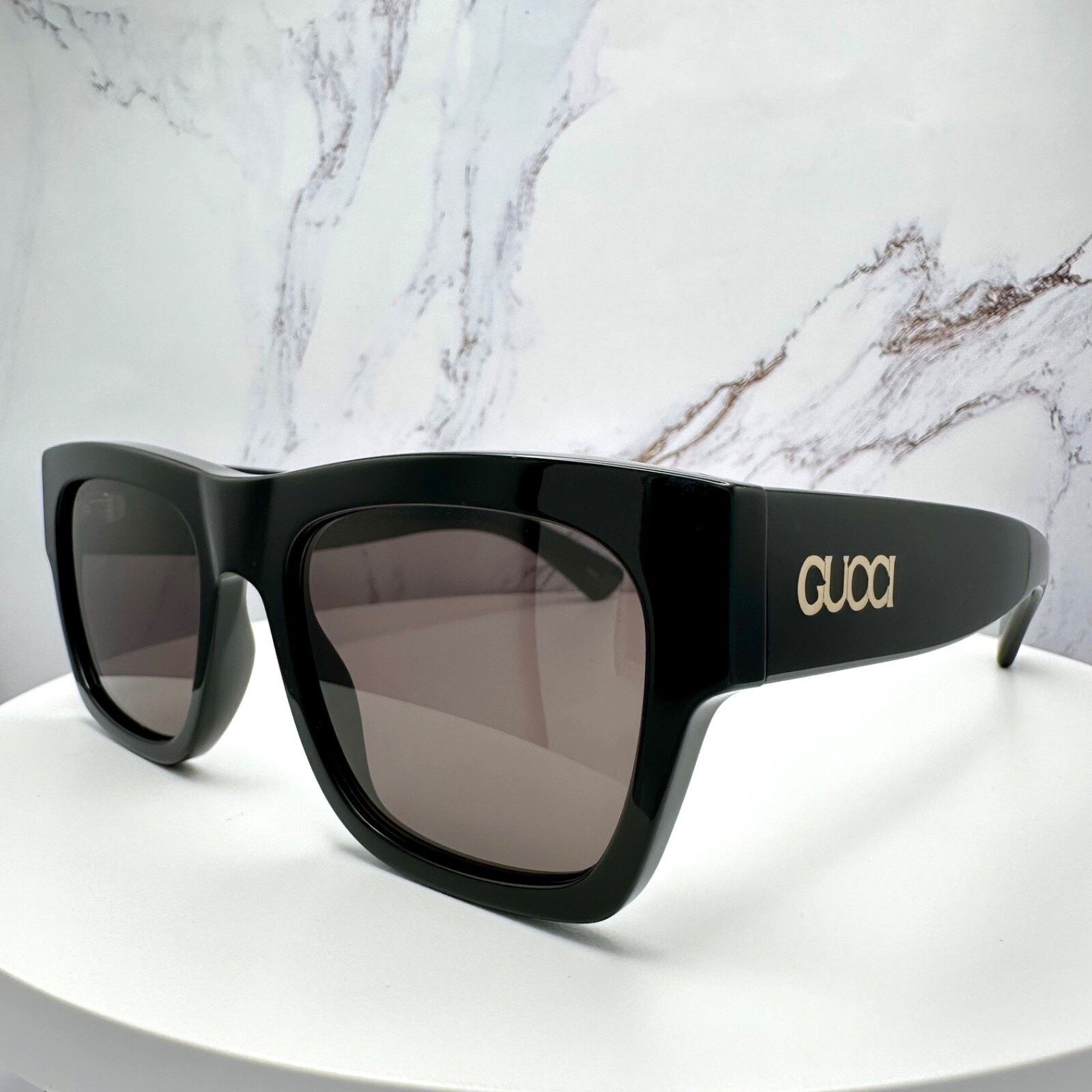Gucci New GUCCI Sunglasses 2025 Collection Black Gold Letter Logo Size ONE SIZE - 4 Thumbnail