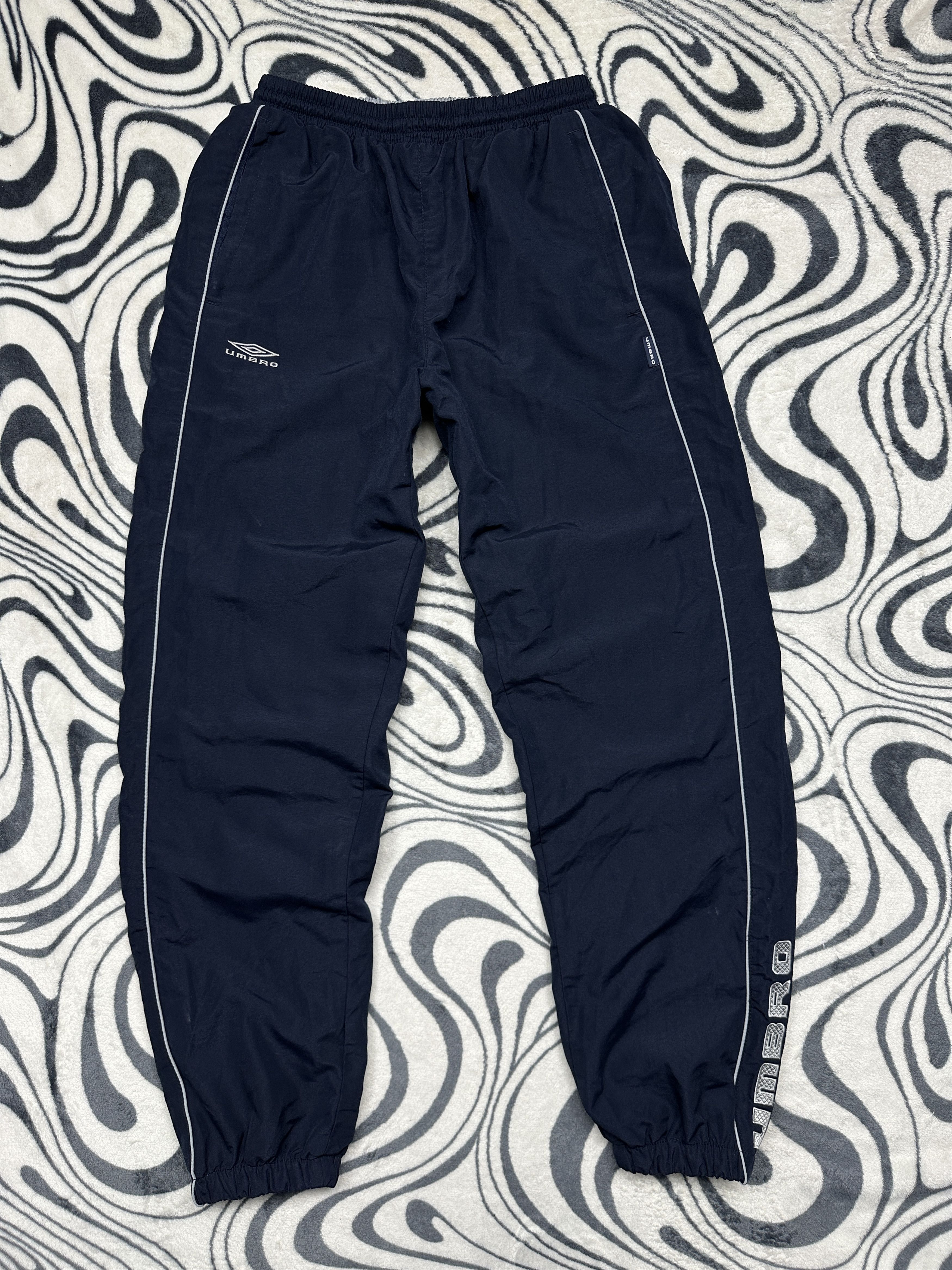 Umbro Umbro Vintage Nylon Parachute Track Pants Y2K Size US 32 / EU 48 - 1 Thumbnail