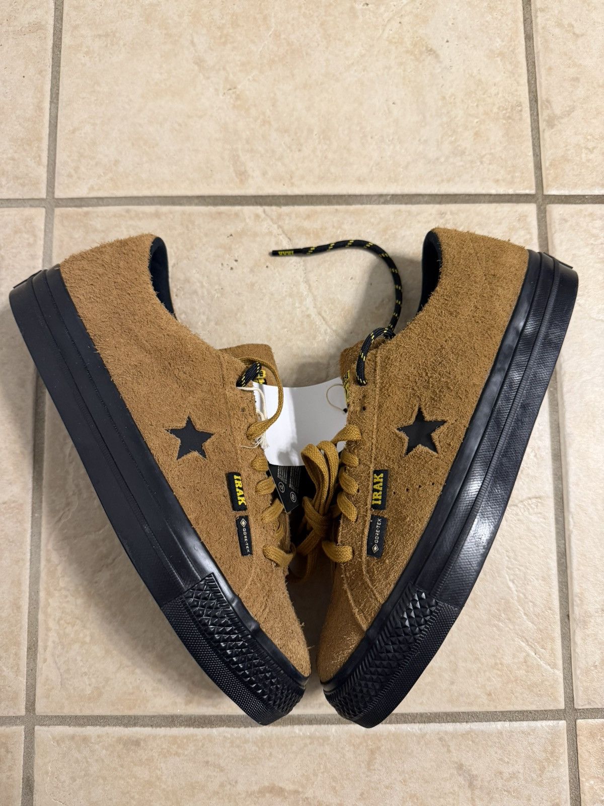 Converse Converse IRAK Gore-Tex Size US 8 / EU 41 - 1 Thumbnail