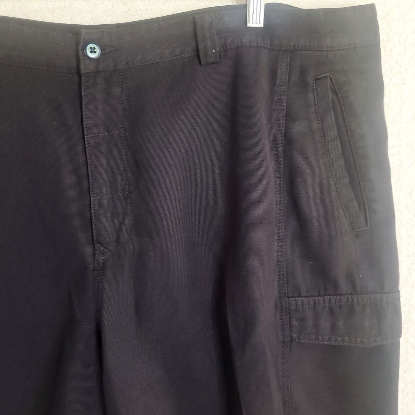 Tommy Bahama Tommy Bahama Shorts Mens 44 Black Stretch Chino Casual Flat Front 10in Inseam Canvas Pocket Pockets Regular Classic Mens Size US 44 / EU 60 - 4 Thumbnail