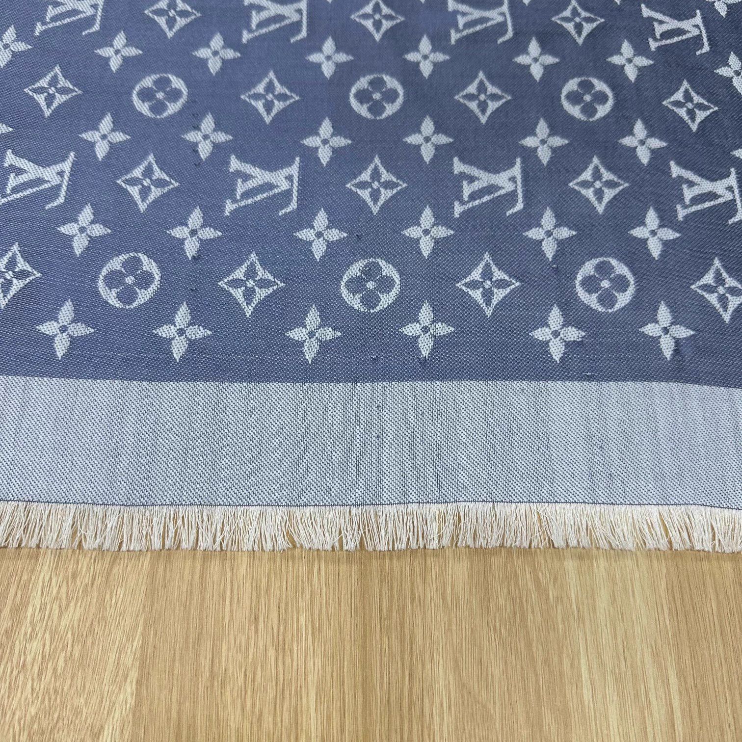 Louis Vuitton LOUIS VUITTON Monogram Denim Silk Scarf 139x139cm Size ONE SIZE - 5 Thumbnail