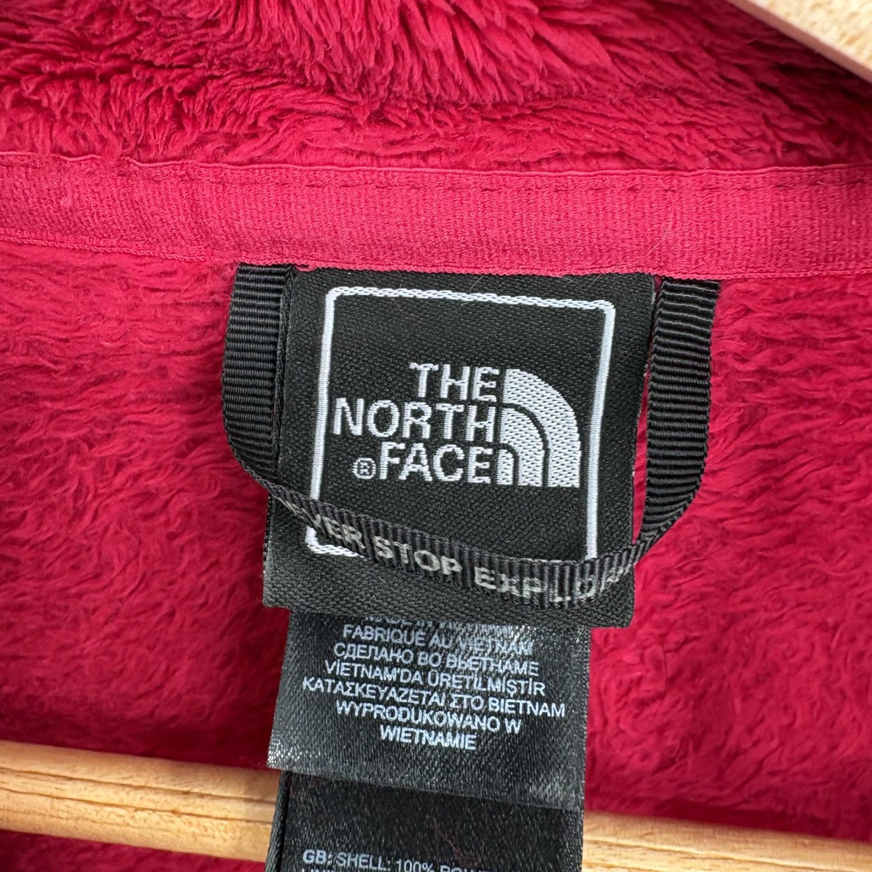 The North Face The North Face Osito 2 Fleece Jacket Womens Small Red Full Zip Cozy Warm Soft Jacket Women's S Red Full Zip Pockets Short Sleeve? Size S / US 4 / IT 40 - 3 Thumbnail