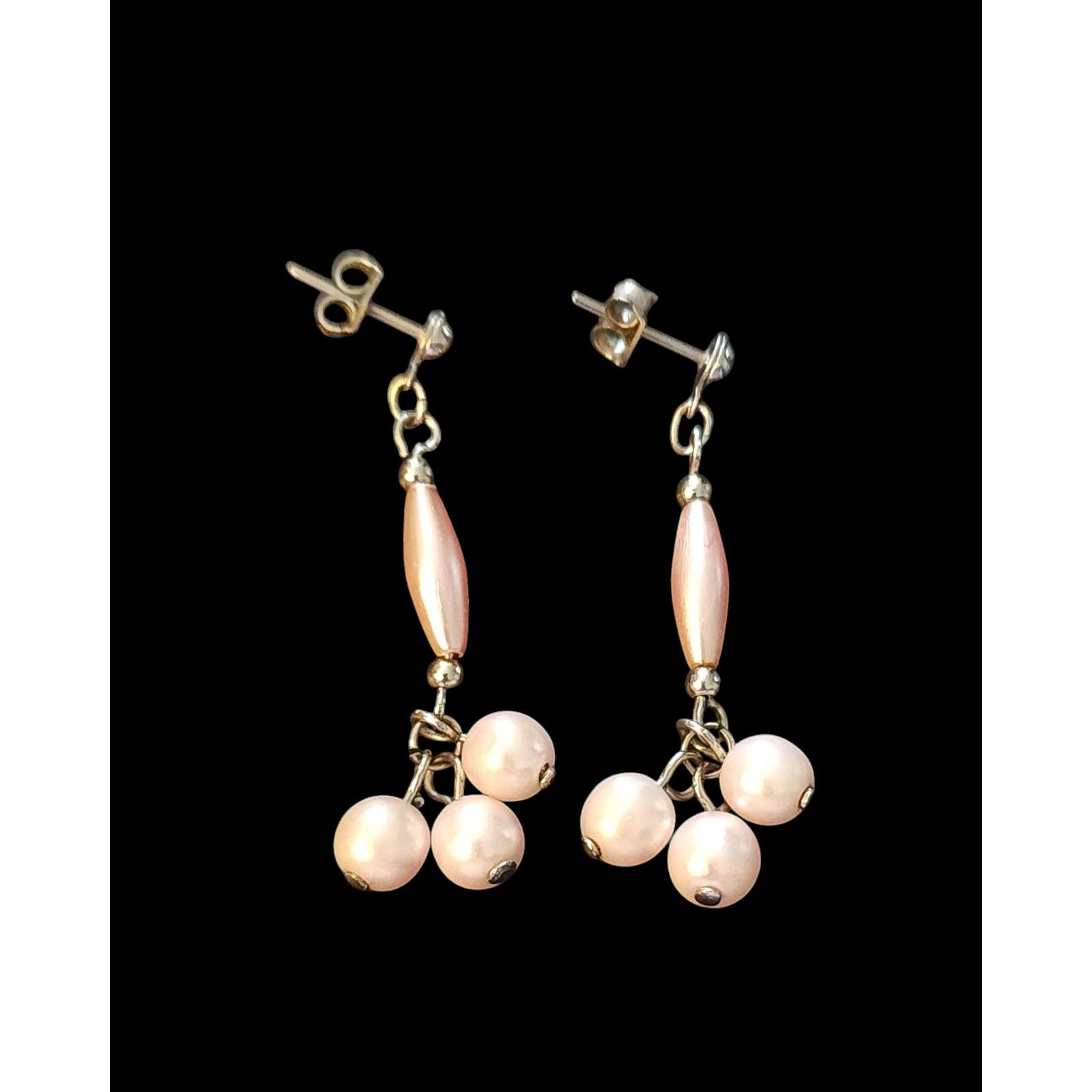 Other Pearlescent pink beaded silvertone post pierced earrings Size ONE SIZE - 1 Thumbnail