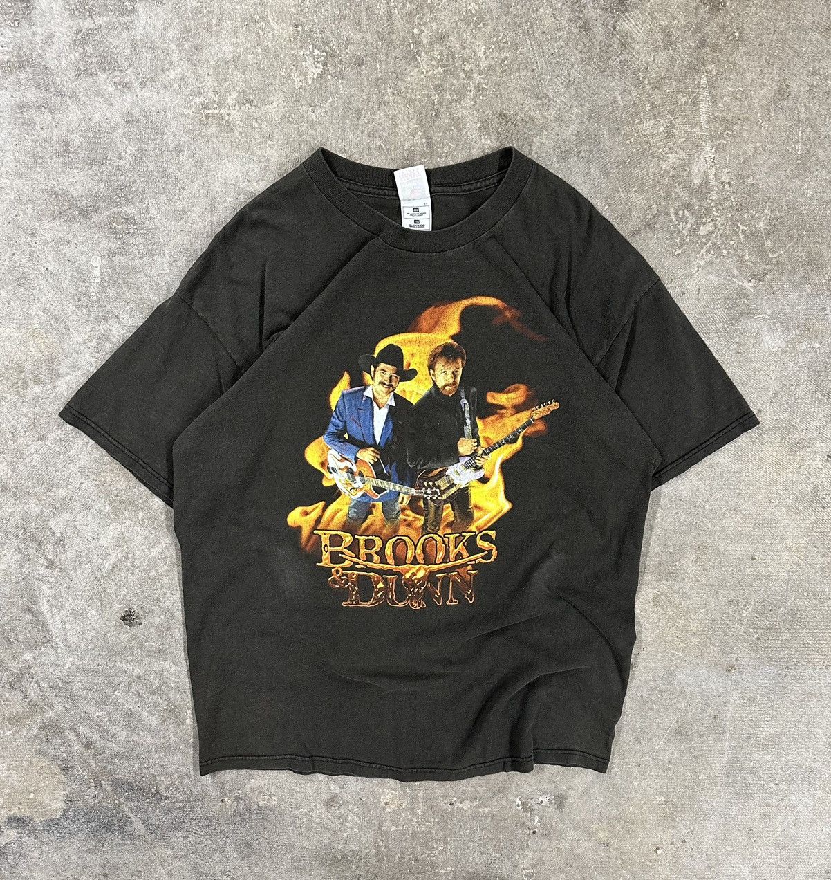 Band Tees Vintage 90s Brooks And Dunn Flames Country Band T-Shirt Size US XXL / EU 58 / 5 - 1 Thumbnail