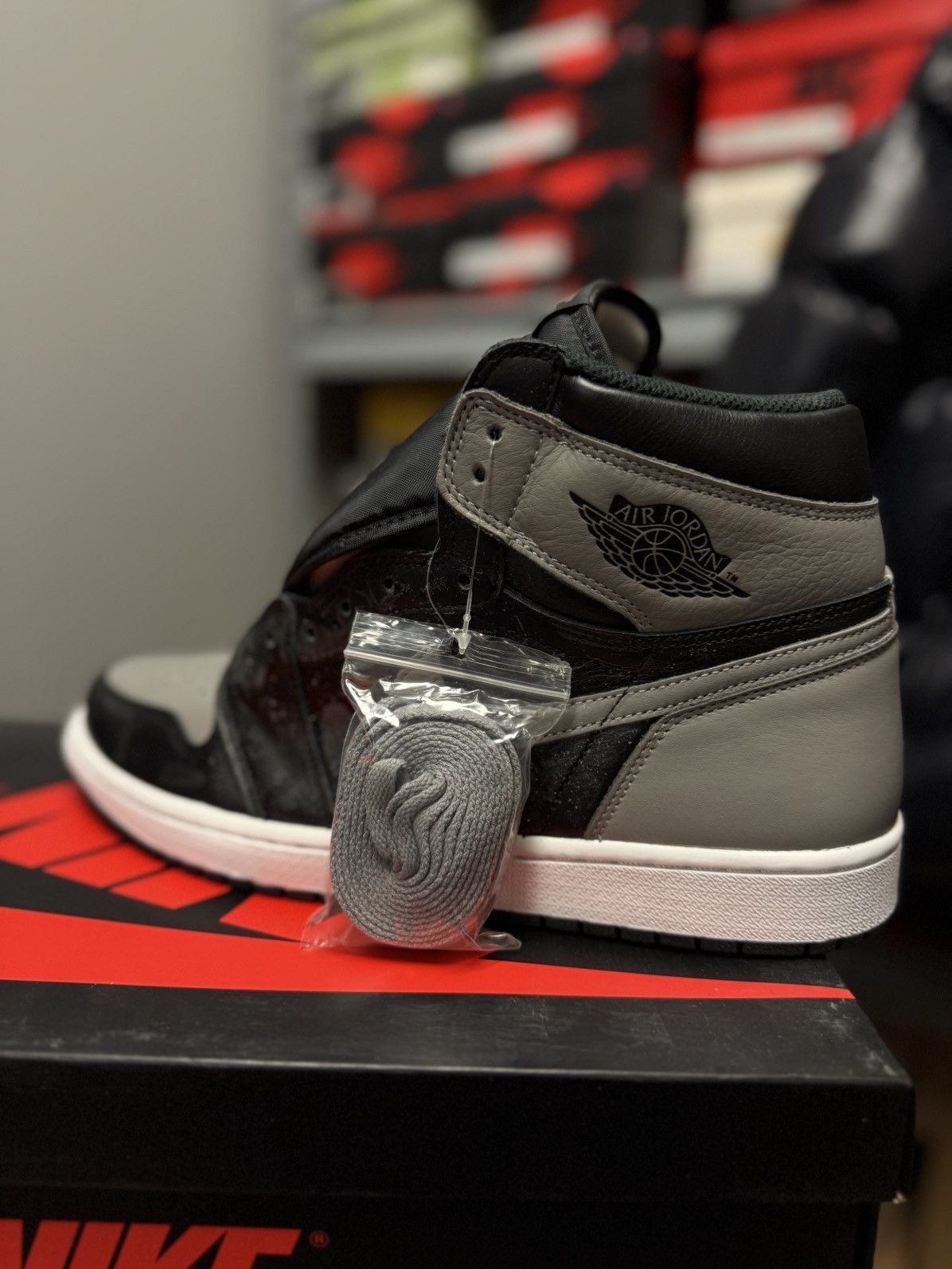 Jordan Brand × Nike Jordan 1 High Shadow 2017 OG Size 12 (NEW) Size US 12 / EU 45 - 9 Thumbnail