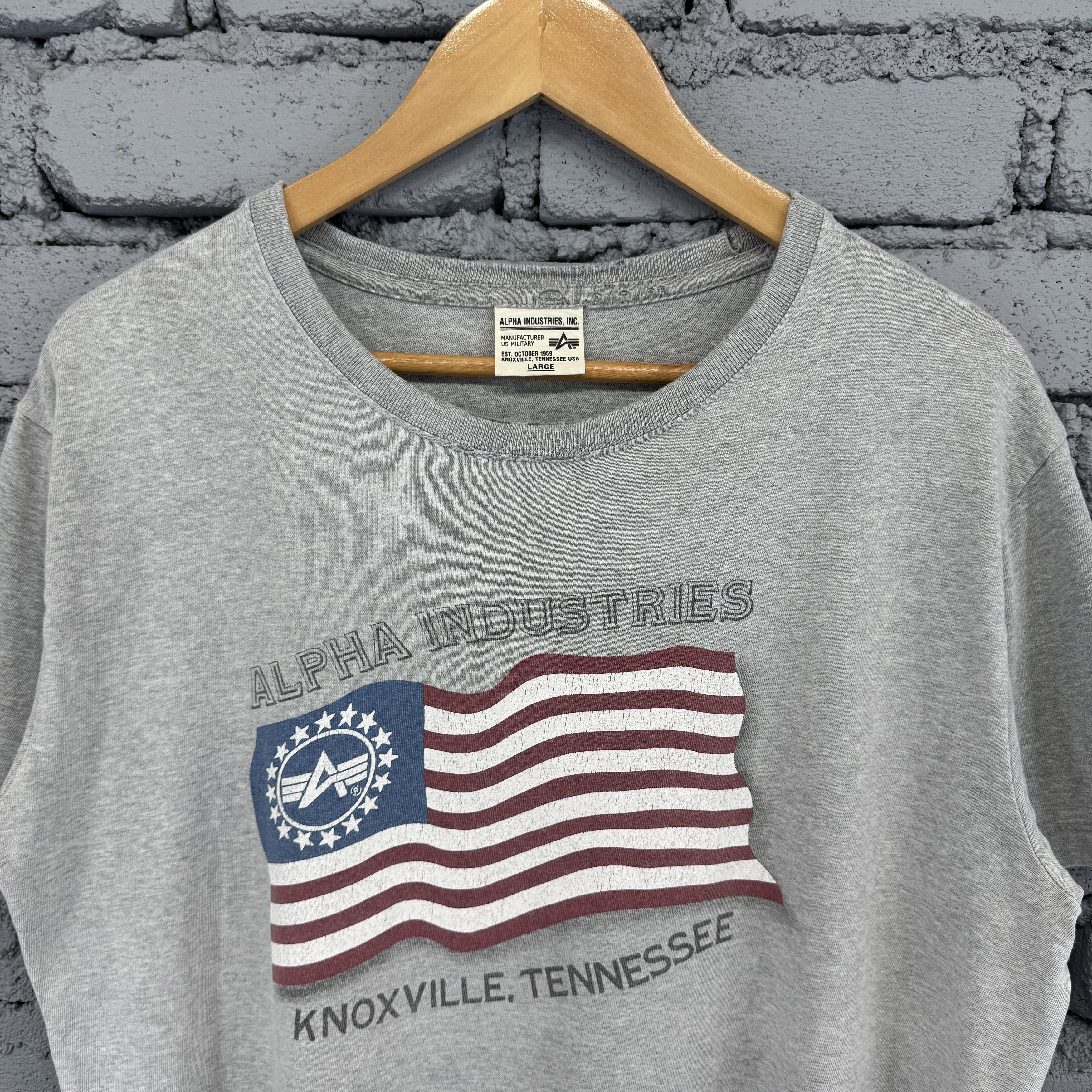 Alpha Industries Vintage 00s Alpha Industries Big American Flag Tshirt Size US L / EU 52-54 / 3 - 3 Thumbnail