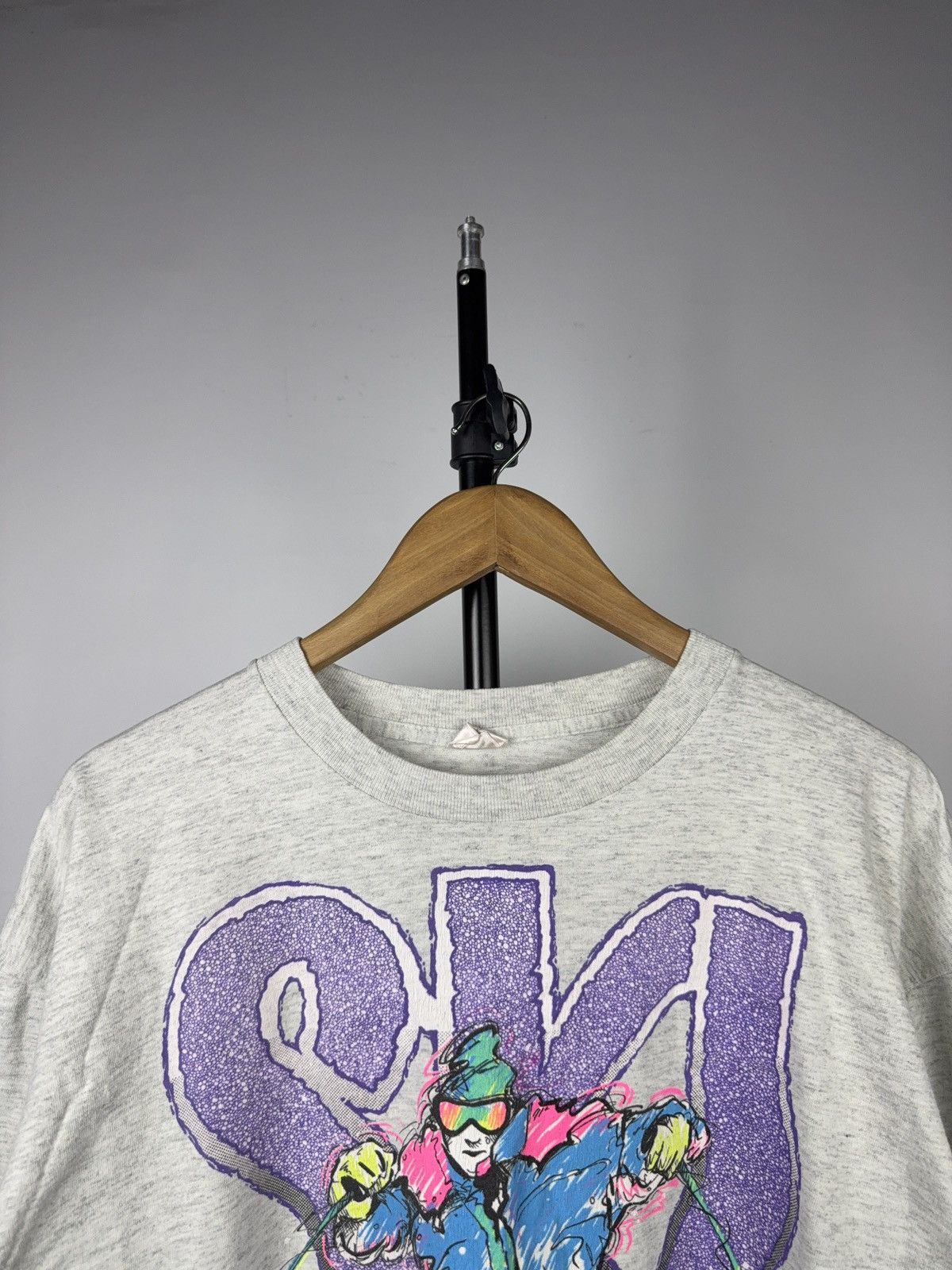 Vintage Vintage Retro 1990 Ski Graphic T-Shirt Neon Skier 90s L-XL Size US L / EU 52-54 / 3 - 2 Thumbnail