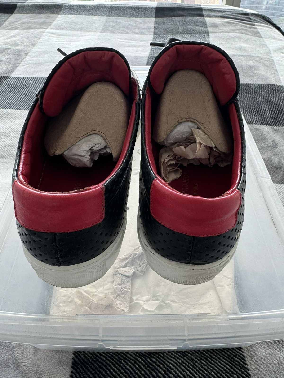 Common Projects Common Projects Black Leather perforated Low top sz 41 Size US 9 / EU 42 - 12 Thumbnail