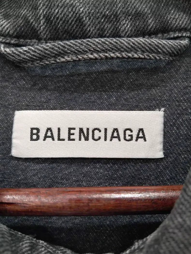 Balenciaga Balenciaga Washed distressed denim jacket Size XXS / US 00 / IT 34 - 3 Thumbnail