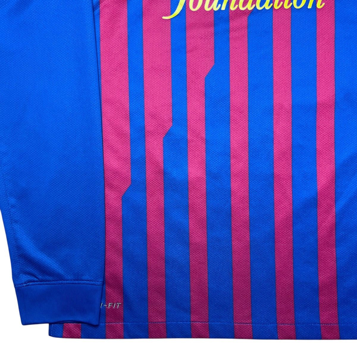 Nike 2011 Nike Barcelona Home Football Soccer Long Sleeve Jersey Size US S / EU 44-46 / 1 - 17 Thumbnail