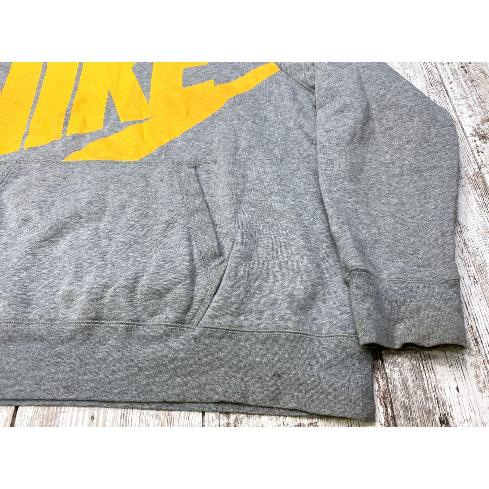 Nike VINTAGE Nike Hoodie Mens 2XL Nike Swoosh Yellow Lettering Red Tag Grey Cotton Fleece Pullover Hooded with Pockets Size US XXL / EU 58 / 5 - 4 Thumbnail