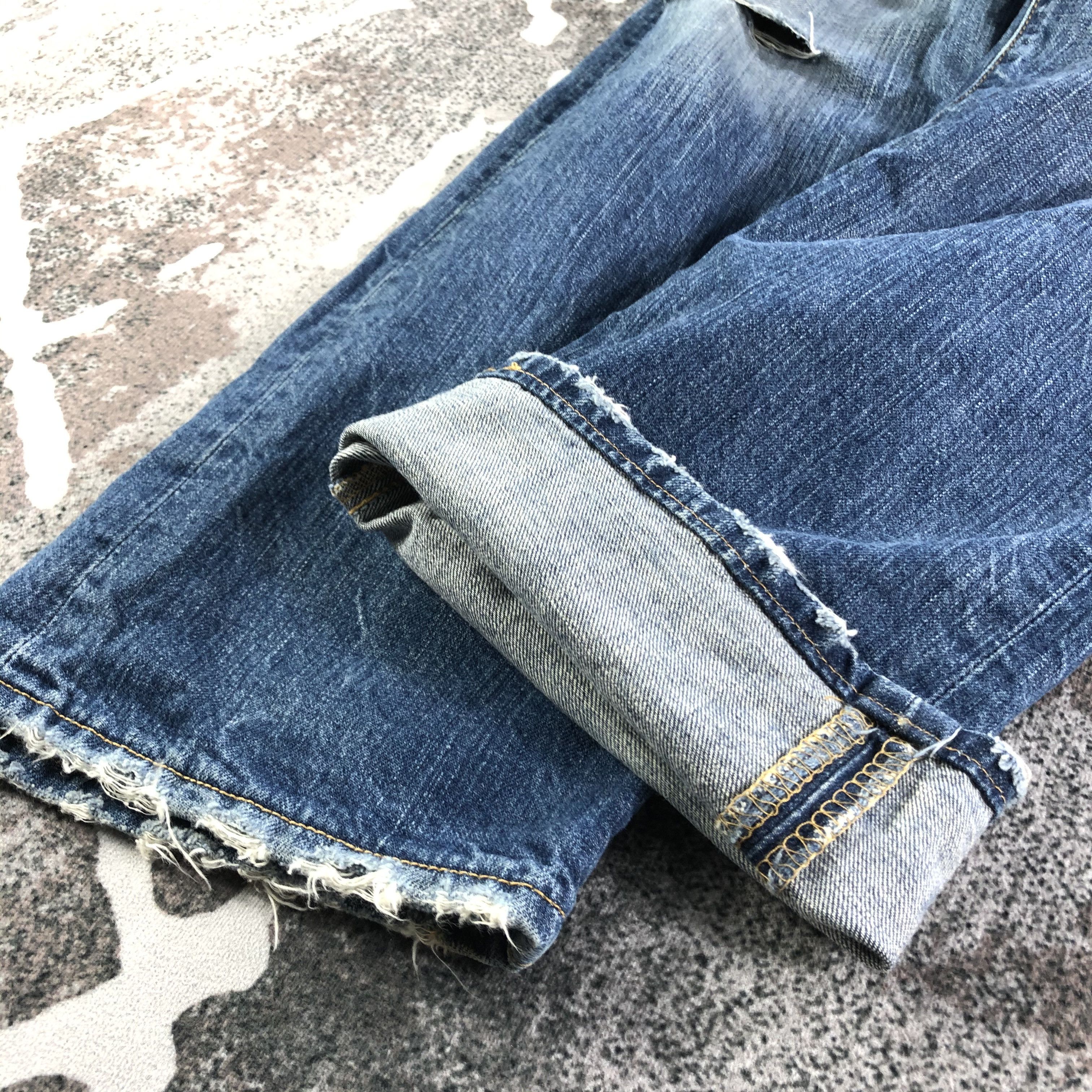 Levi's Vintage Levis 501 Jeans Blue Ripped Denim KJ2575 Size US 33 - 7 Thumbnail