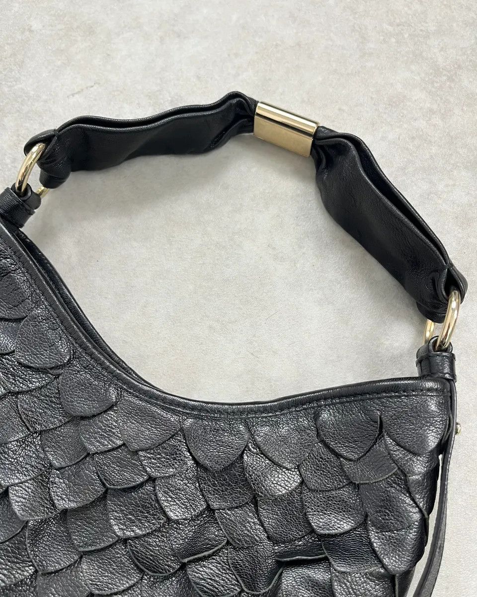 Yves Saint Laurent Yves Saint Laurent Black Leather Fishscale Hobo Shoulder Bag Size ONE SIZE - 4 Thumbnail