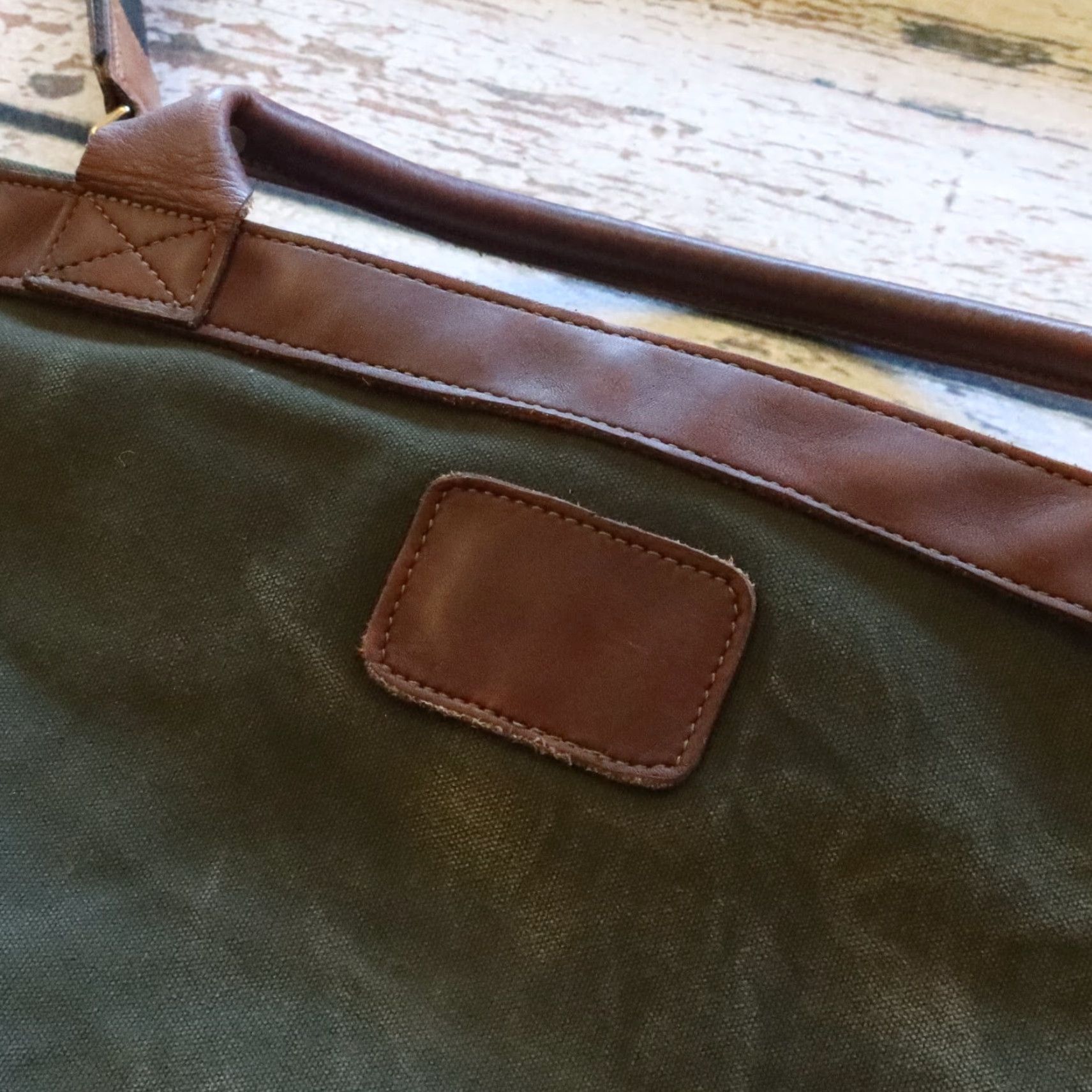 Orvis VINTAGE The Orvis Company Battenkill Garment Bag Leather Green Canvas Garment Bag Mens Green 40" 20" 4" Measurements Size ONE SIZE - 6 Thumbnail