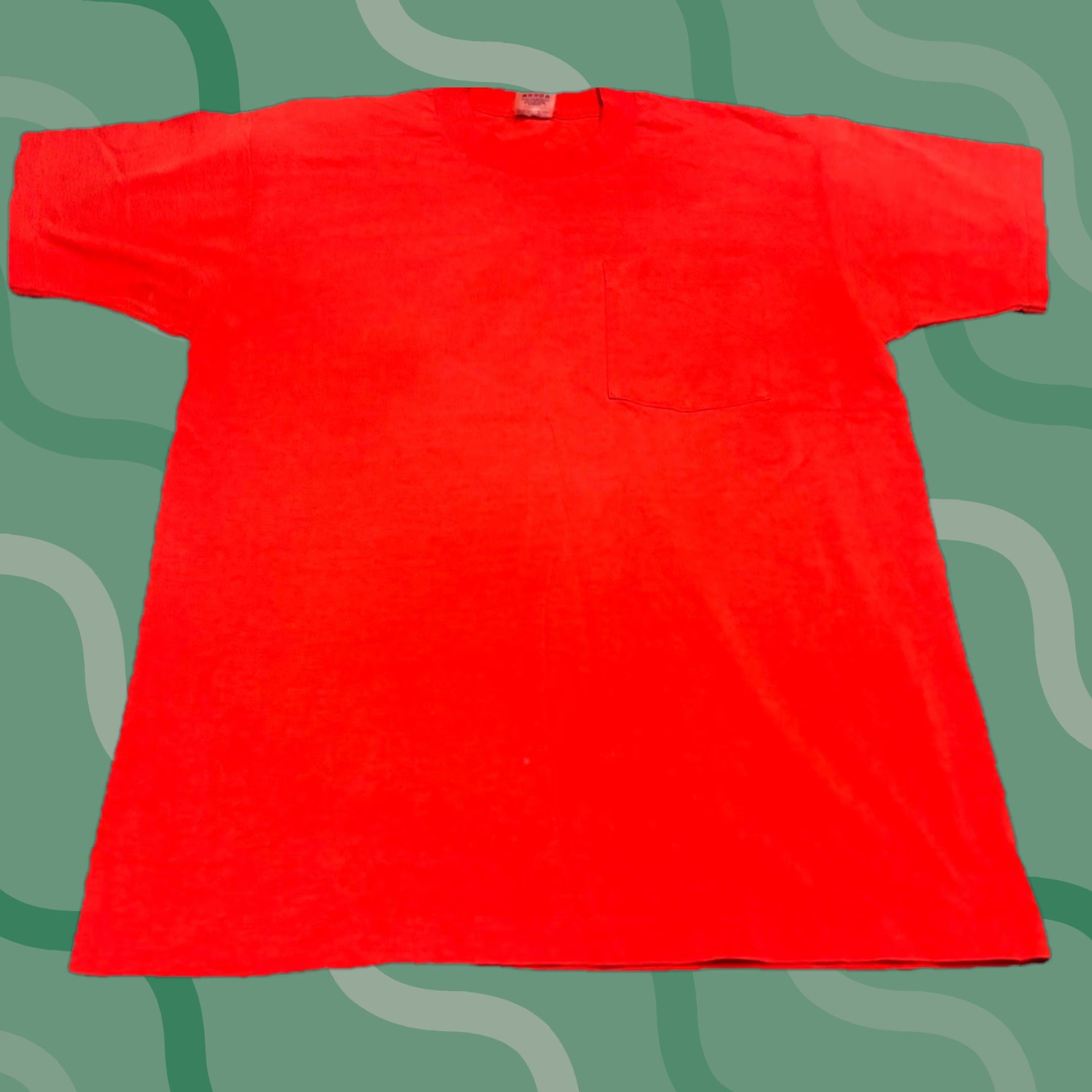Vintage VINTAGE B.V.D 50/50 T-Shirt Red L Shirt Mens 1990s 90s USA Pocket Crew Neck Short Sleeve Size US L / EU 52-54 / 3 - 1 Thumbnail