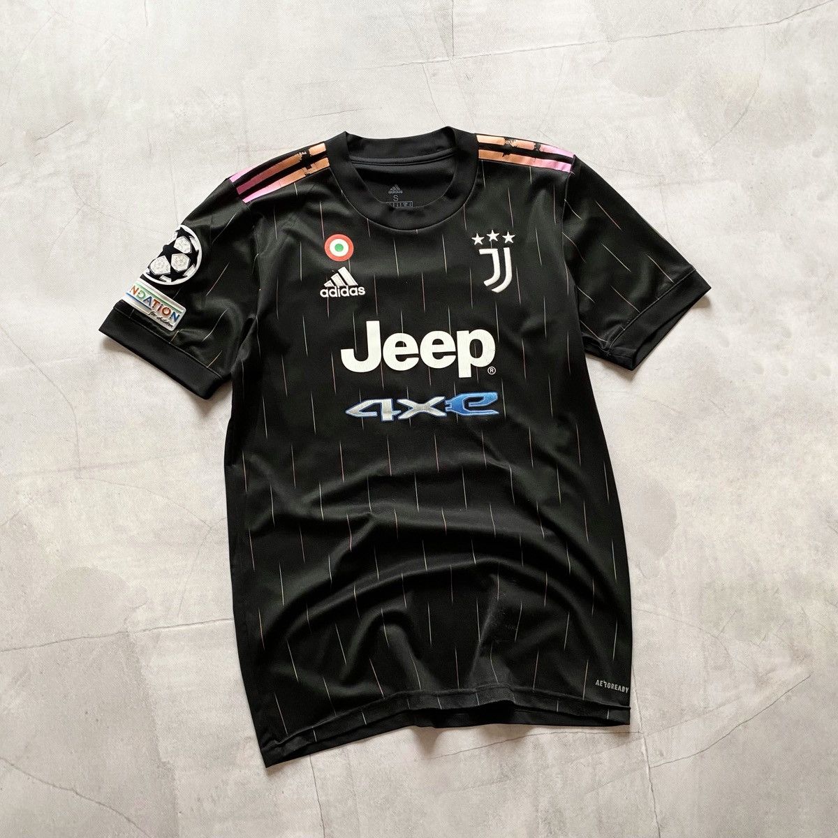 Adidas × Vintage Adidas Juventus 2021/22 Chiesa 22 UEFA Black Away Jersey Tee Size US S / EU 44-46 / 1 - 1 Thumbnail