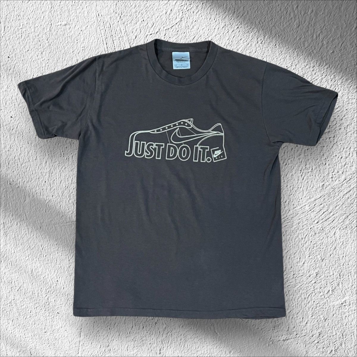 Nike × Vintage Vintage Y2K Nike Just Do It Sneaker Shirt Retro JDI Size US M / EU 48-50 / 2 - 1 Thumbnail