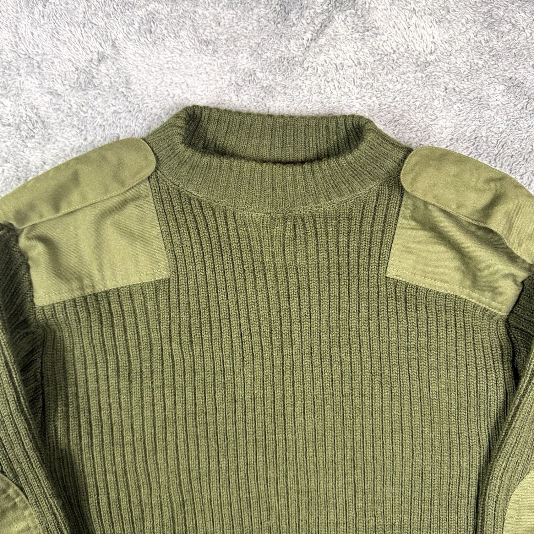 Vintage VINTAGE Mitts Nitts Sweater Mens L Green Service Wool Epaulette Men DefenseLogistics Agency Valor Size US L / EU 52-54 / 3 - 4 Thumbnail