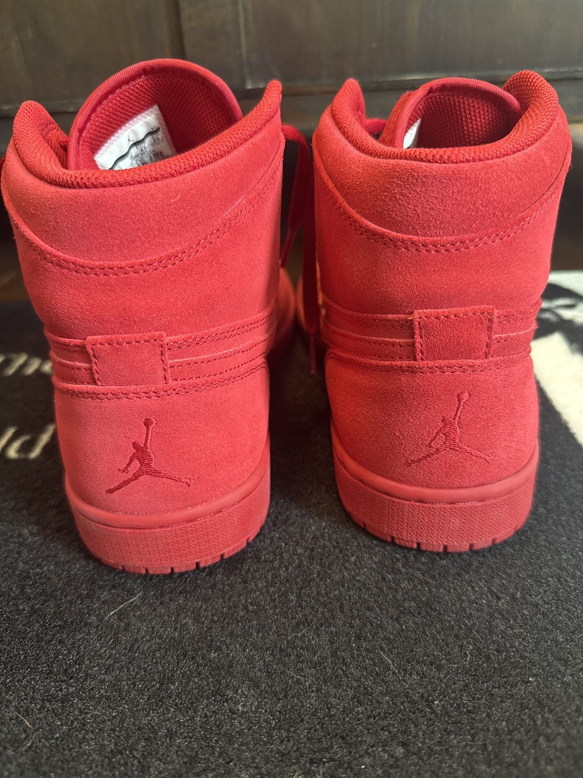 Nike Air Jordan 1 Retro High Red Suede Size US 11 / EU 44 - 3 Thumbnail