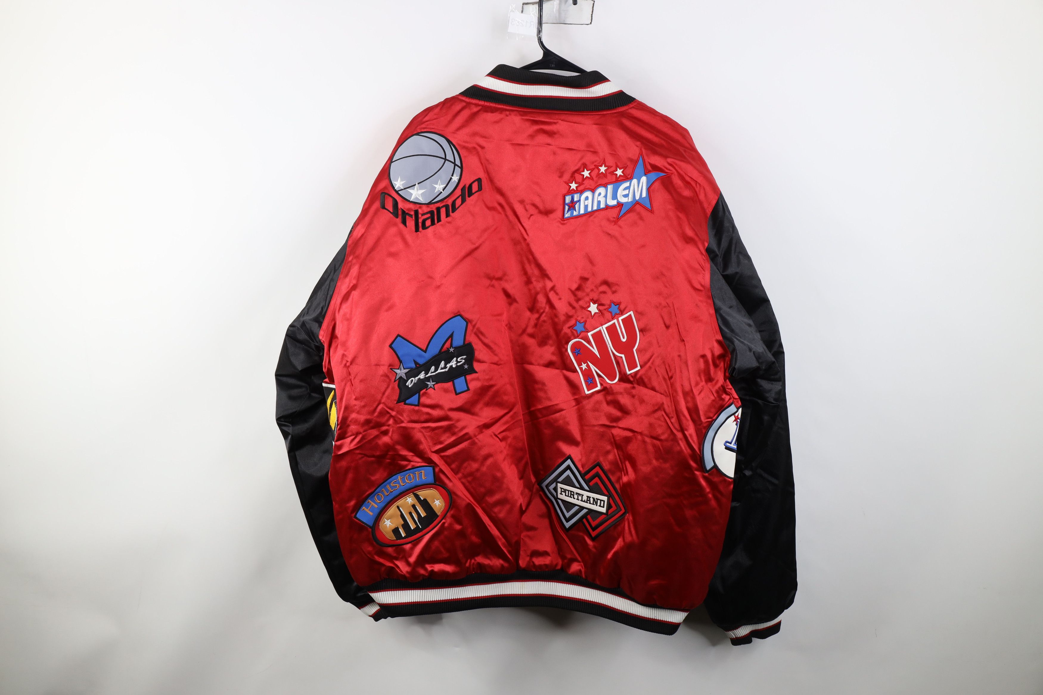 Vintage Deadstock Vintage 90s Quilted Satin Bomber Jacket Red Size US XXL / EU 58 / 5 - 14 Thumbnail