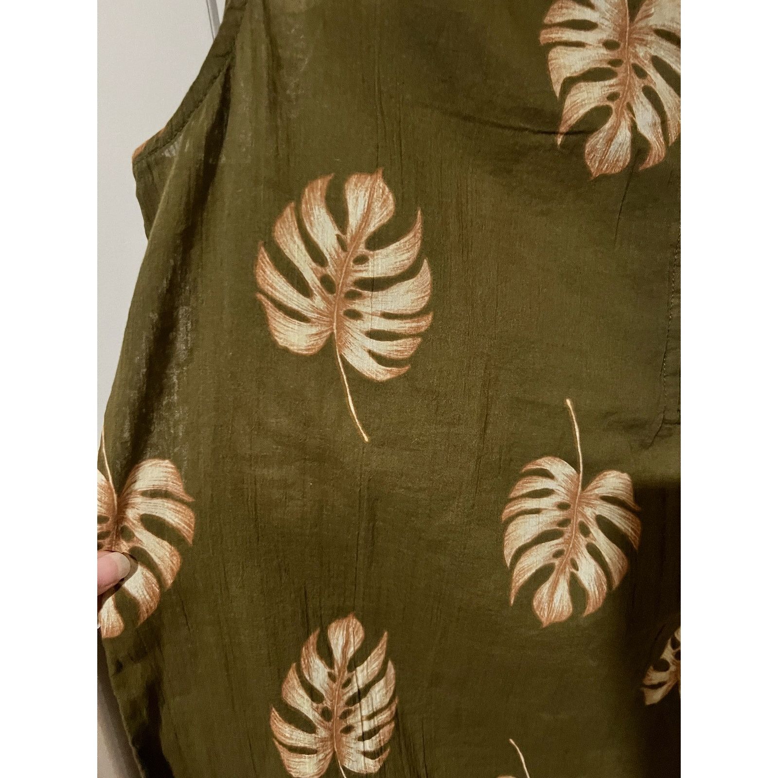 Liz Claiborne Sleeveless Y Neck Woven Olive Grove Leaf Floral Blouse Top S Size S / US 4 / IT 40 - 5 Thumbnail