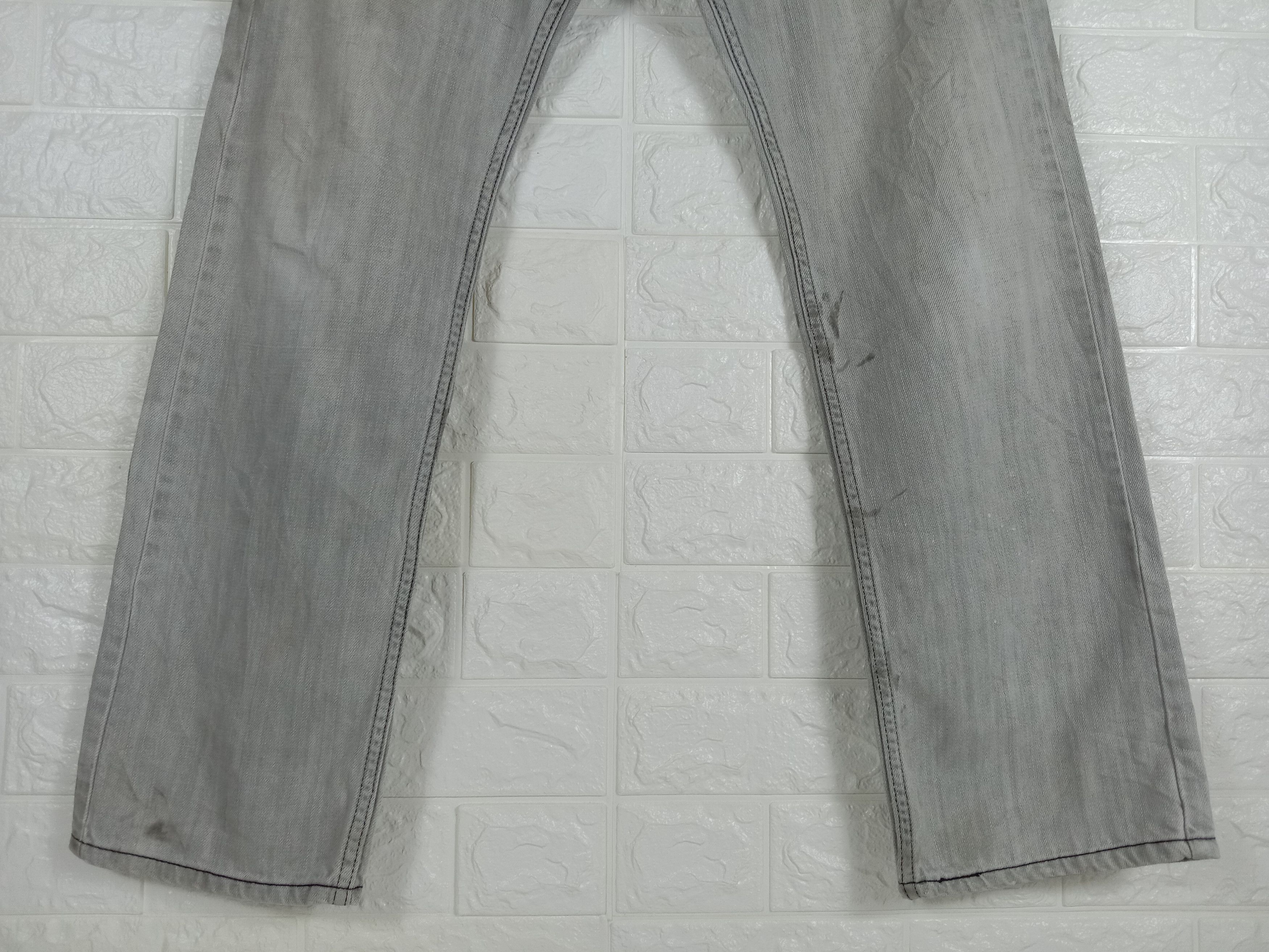 Levi's Vintage Levi’s 514 Jeans Slim Straight Distressed Denim Size US 30 / EU 46 - 4 Thumbnail