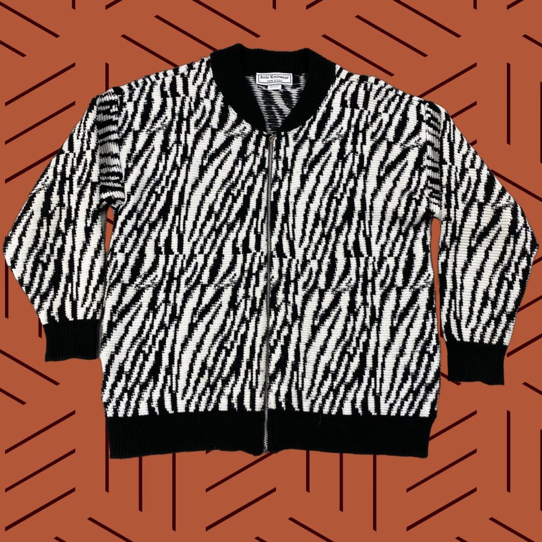 Vintage VINTAGE Style Sweater Women's Medium Black & White Zebra Acrylic Full Zip Cardigan Size M / US 6-8 / IT 42-44 - 1 Thumbnail