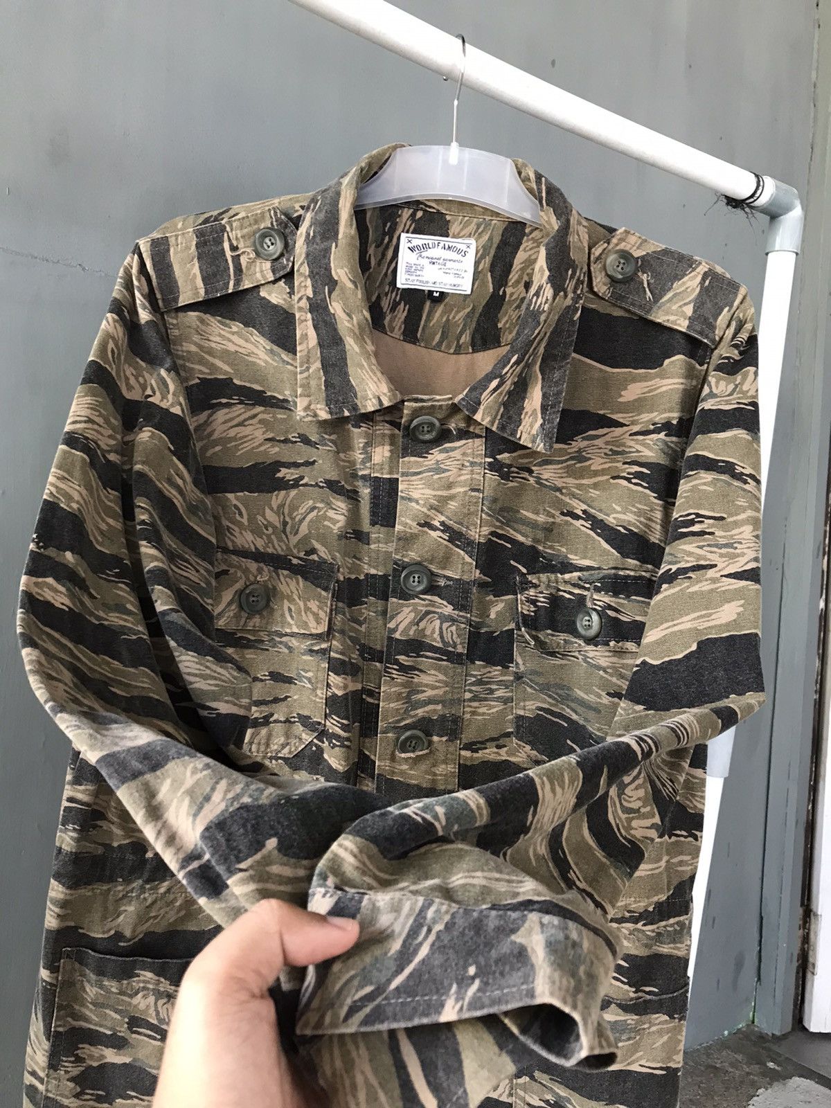 Designer × Vintage Tiger Stripe "World Famous" Size US M / EU 48-50 / 2 - 3 Thumbnail