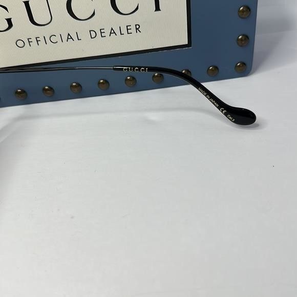 Gucci Authentic Gucci super light, stylish and bold design. The la Size ONE SIZE - 2 Thumbnail