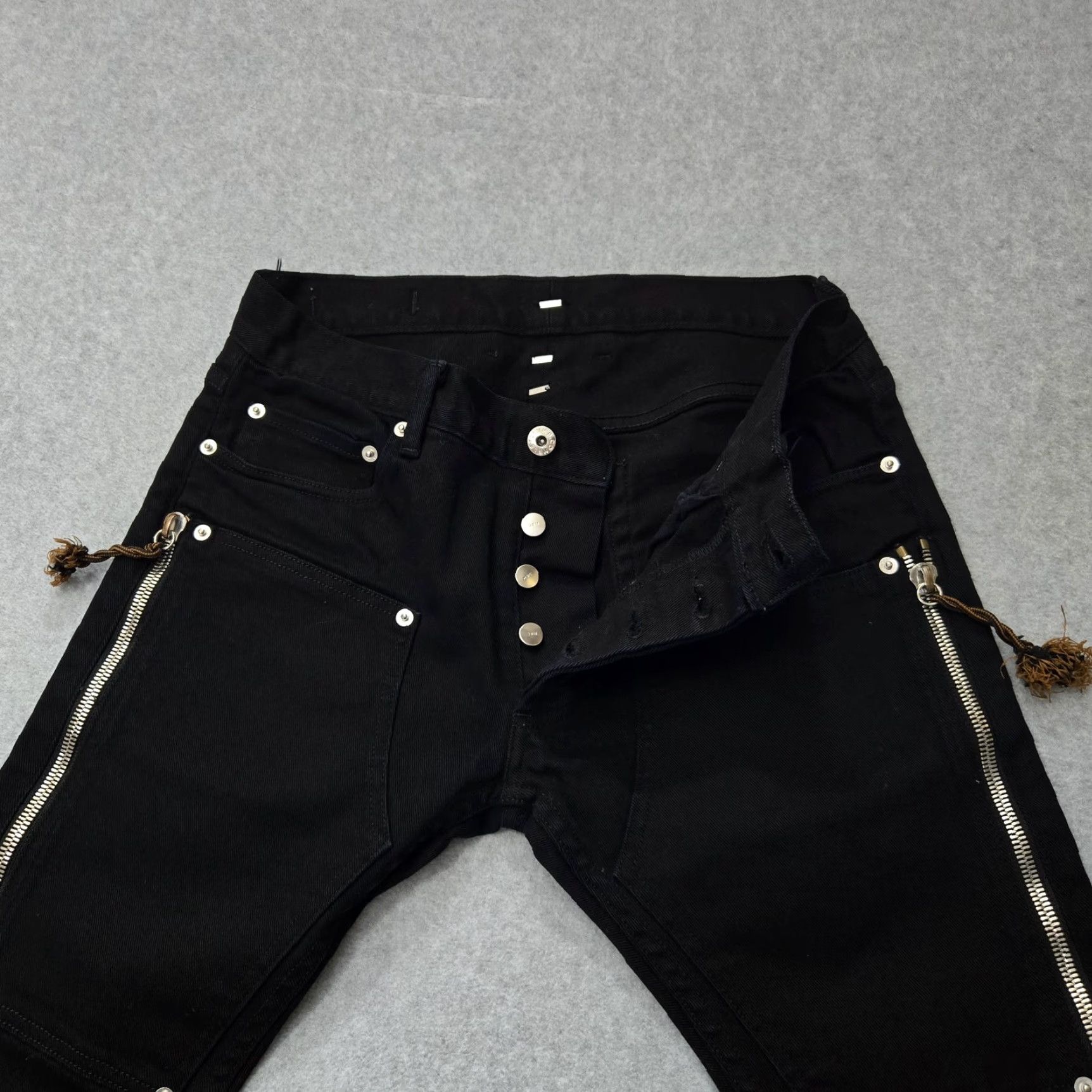 Vintage VINTAGE MR. COMPLETELY Jeans Mens 30x29 Black Zip Detail Slim Fit Distressed Los Angeles Size US 29 - 3 Thumbnail
