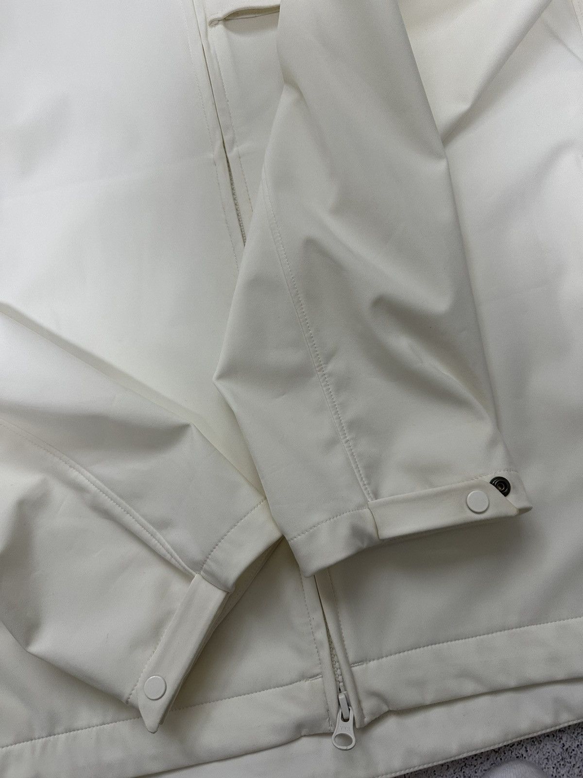 C.P. Company C.P. Company Metropolis Hooded Jacket Men's White Size US L / EU 52-54 / 3 - 21 Thumbnail