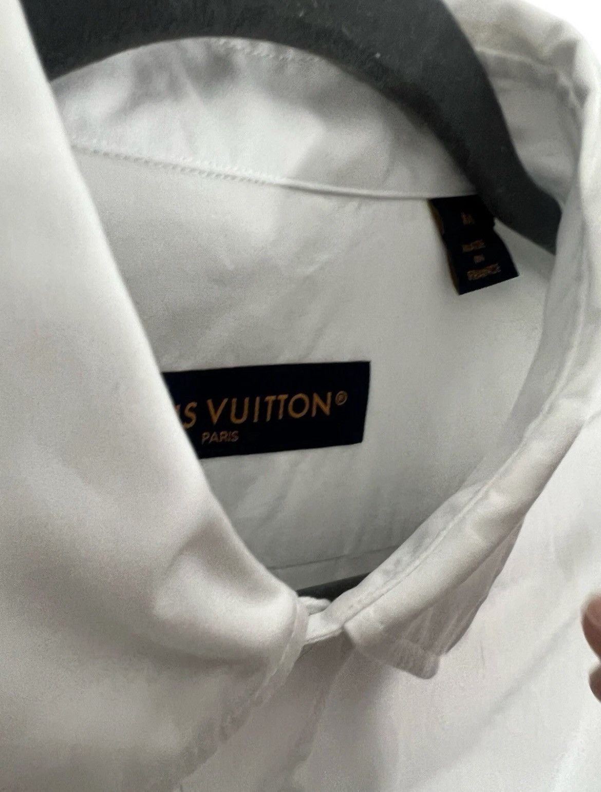Louis Vuitton Louis Vuitton White Button Shirt Men's Gradient Logo Graphic Size US M / EU 48-50 / 2 - 3 Thumbnail