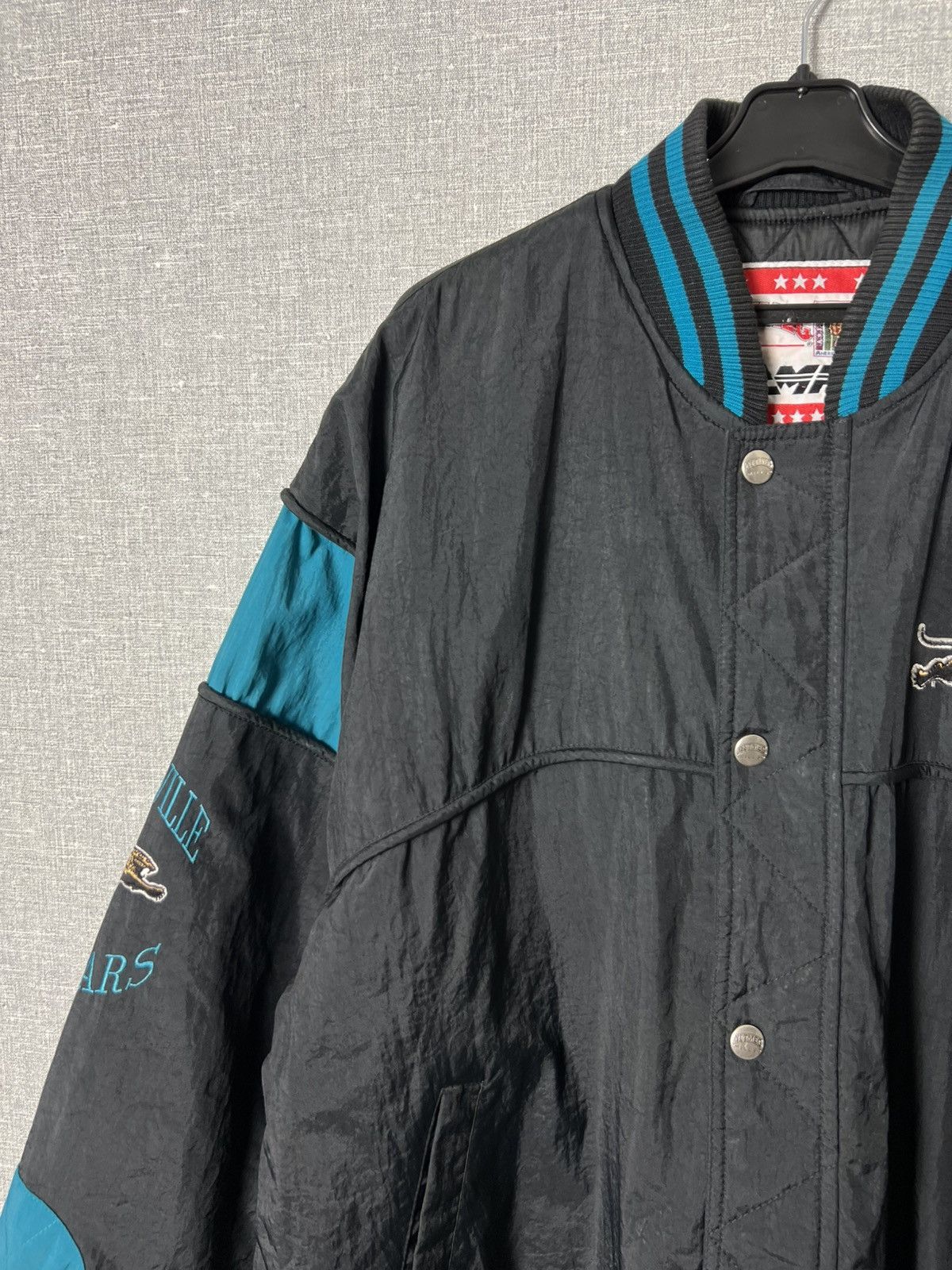 Starter RARE JACKSONVILLE JAGUARS NUTMEG CAMPRI NYLON BOMBER JACKET Size US XL / EU 56 / 4 - 7 Thumbnail