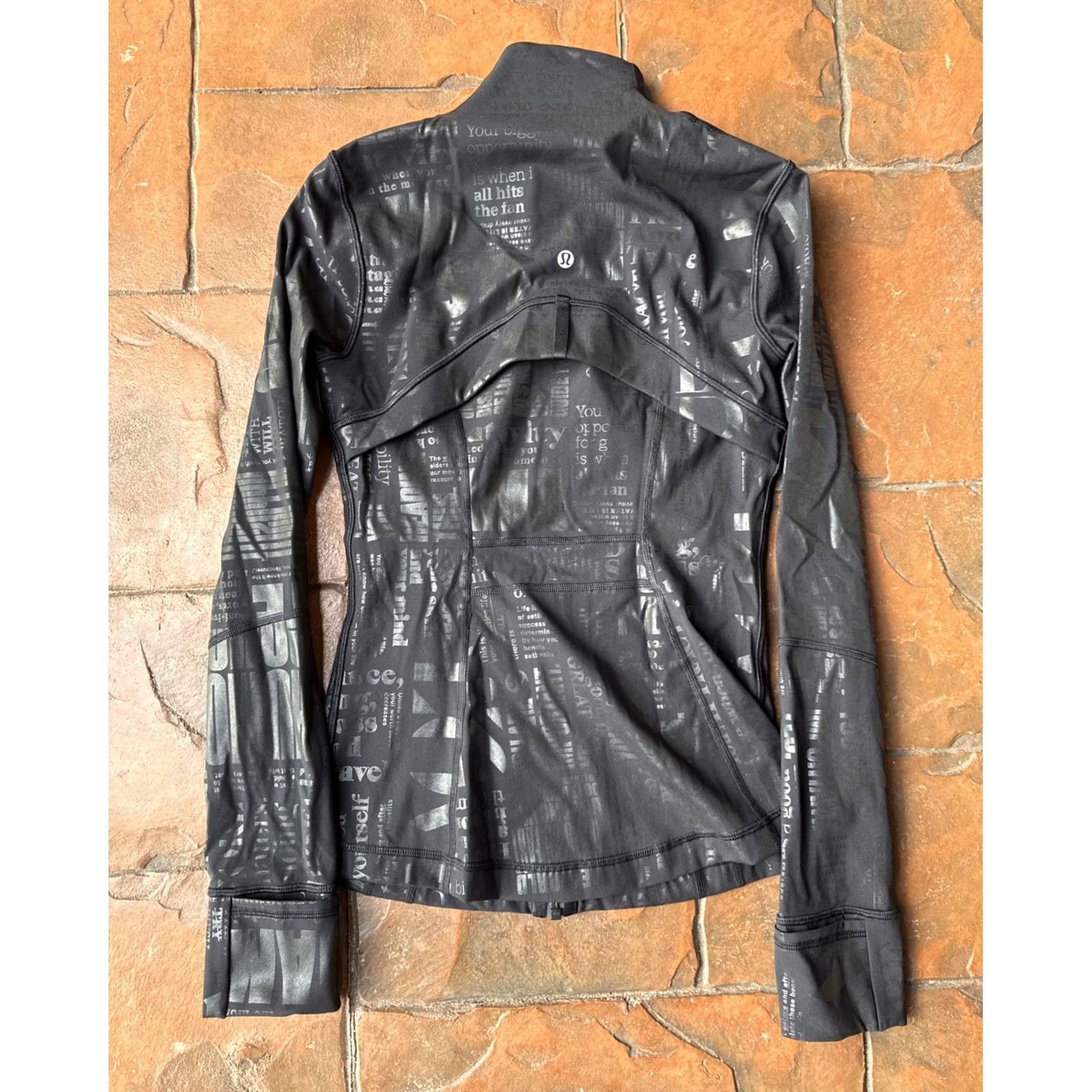 Lululemon Lululemon Manifesto Foil Black Define Jacket Women's Size 4 Gym Yoga Full Zip Thumbholes Zipped Pockets Size S / US 4 / IT 40 - 2 Thumbnail
