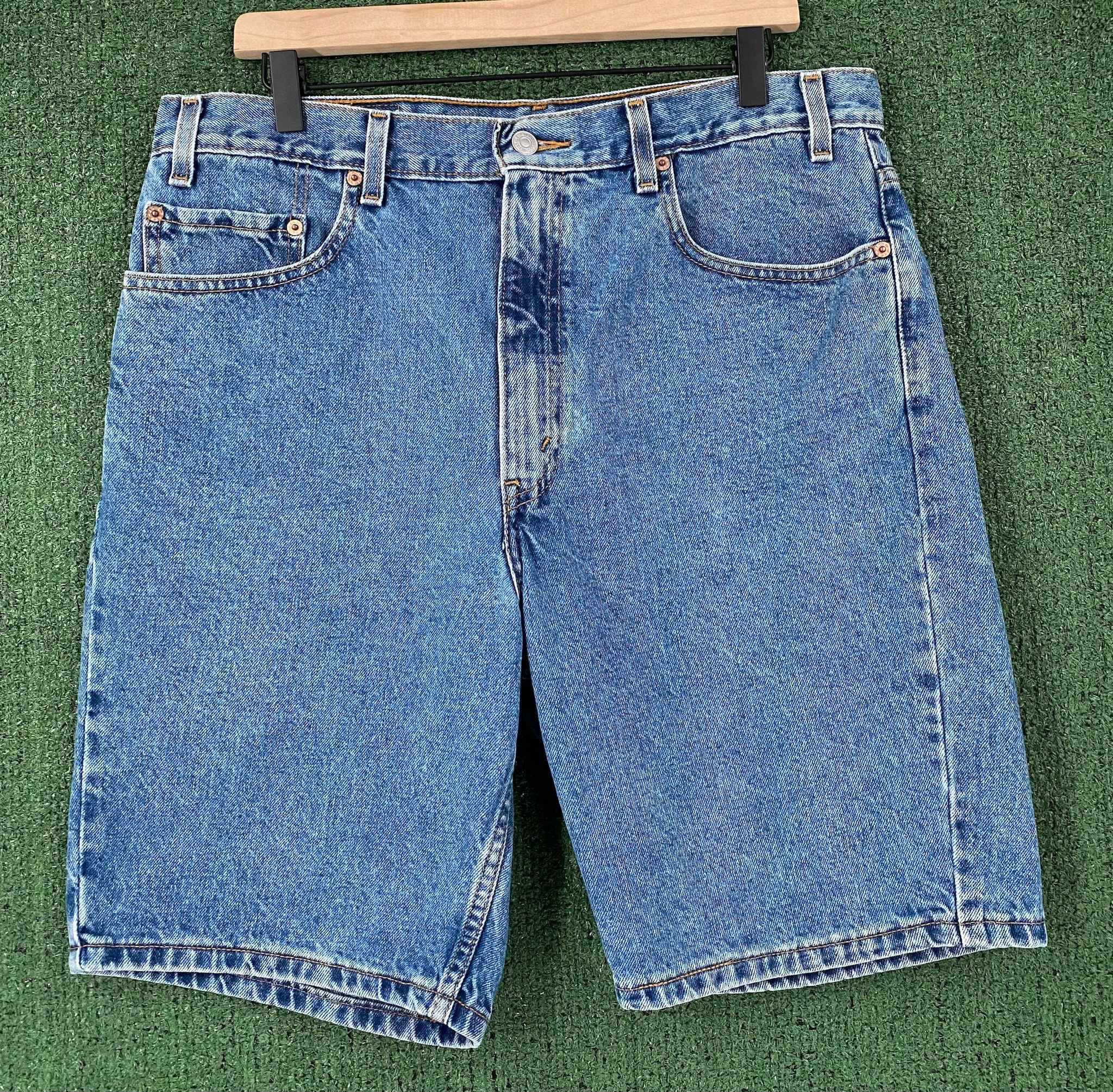 Levi's 90’s Levi’s 505 Medium Wash Denim Jean Shorts Jorts 35 Size US 35 - 1 Thumbnail