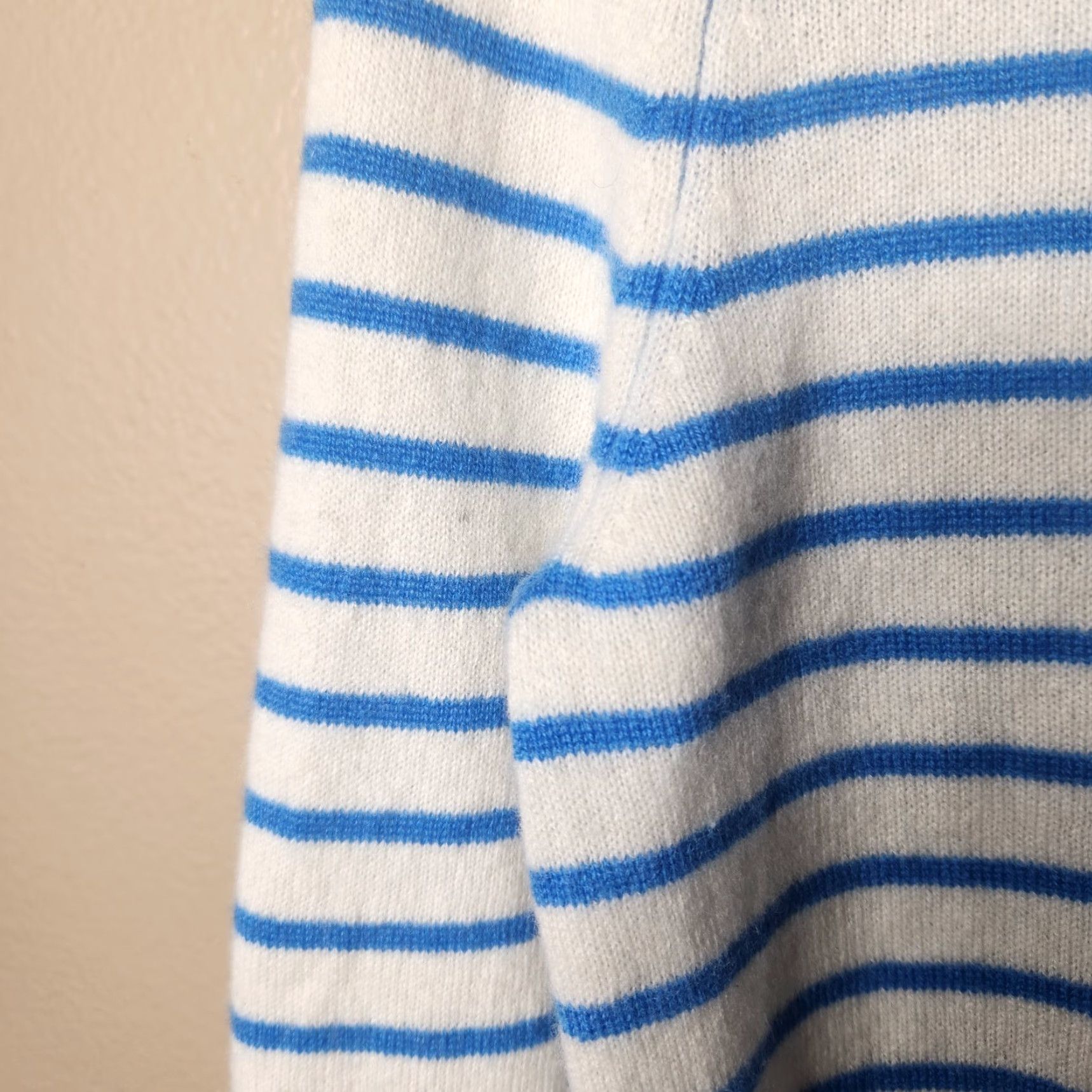 Vintage CJ Laing Palm Beach Blue Ivory Stripe 100% Cashmere Turtleneck Sweater-Size S Womens Pullover Knit Size S / US 4 / IT 40 - 6 Thumbnail