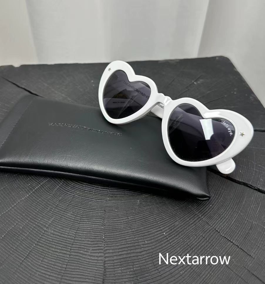 Takahiromiyashita The Soloist. TAKAHIROMIYASHITA the Soloist Love sunglasses2412-Nextarrow Size ONE SIZE - 2 Thumbnail