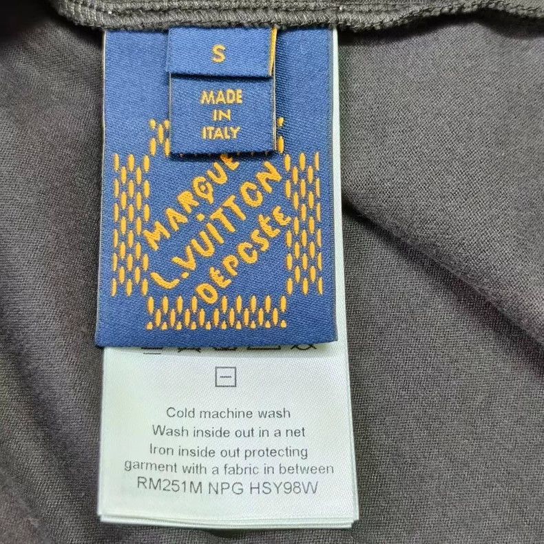 Louis Vuitton Louis Vuitton SS25 Men's Spring-Summer Collection Graphic Size US S / EU 44-46 / 1 - 4 Thumbnail