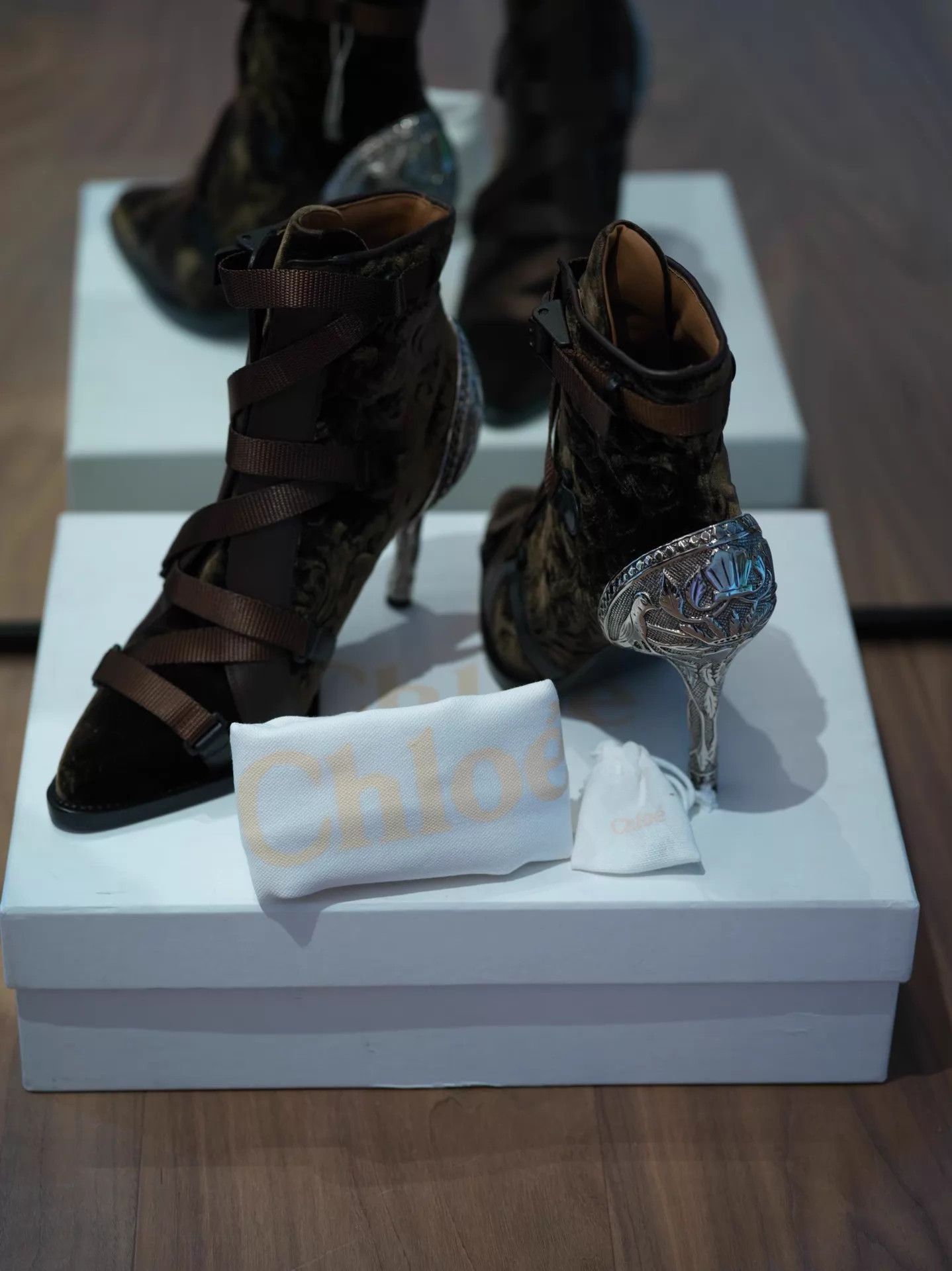 Chloe Chloe 2018 FW Carved Metal Heel Velvet Strap Booties 39 Size US 8.5 / IT 38.5 - 6 Thumbnail