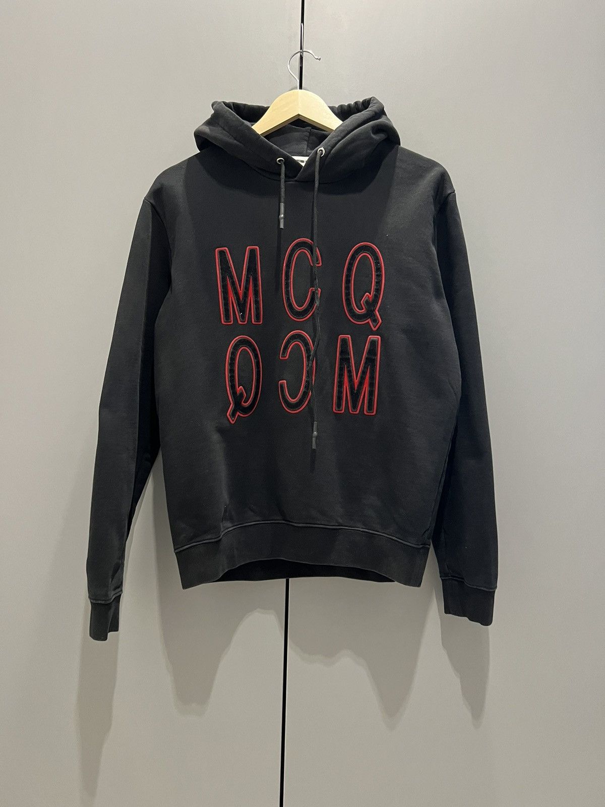 Alexander McQueen MCQ Alexander McQueen Hoodie Logo Reverse Vintage Size US S / EU 44-46 / 1 - 1 Thumbnail