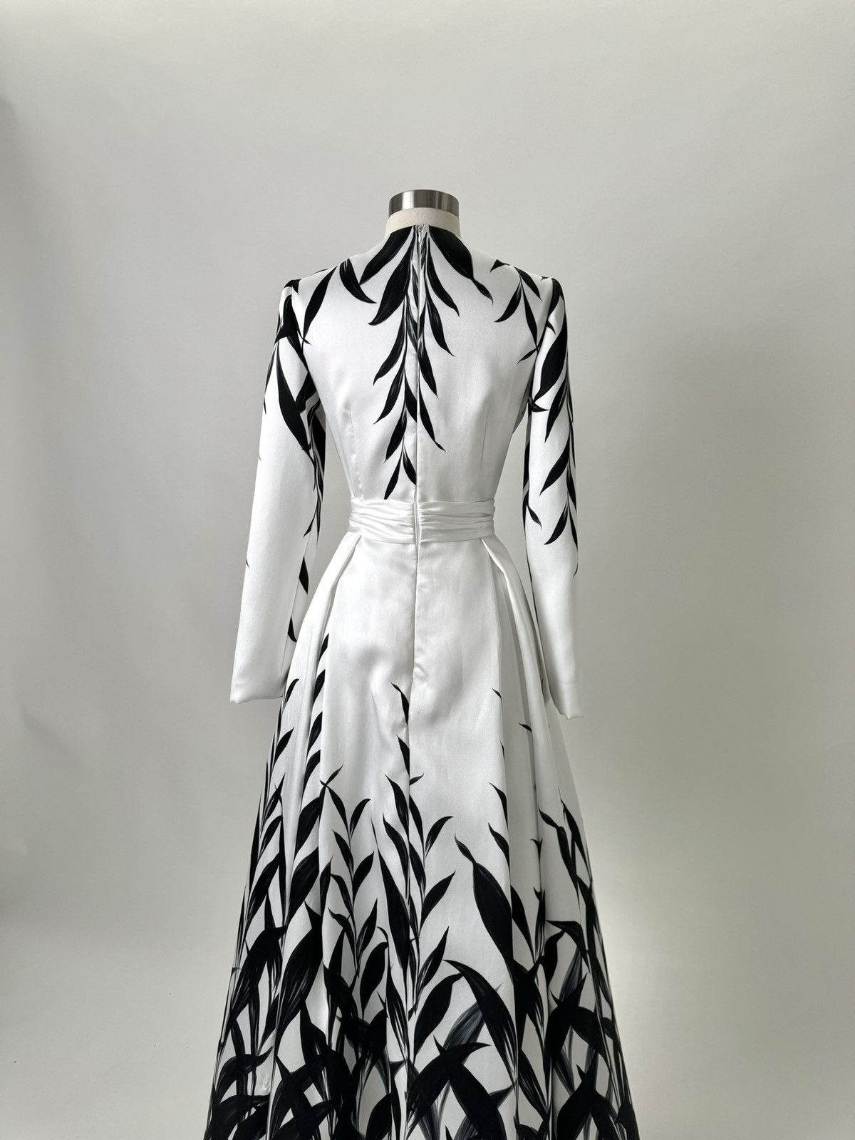 Other Preloved US 4 Maxi Anna Augusta Evening Gown Size S / US 4 / IT 40 - 7 Thumbnail